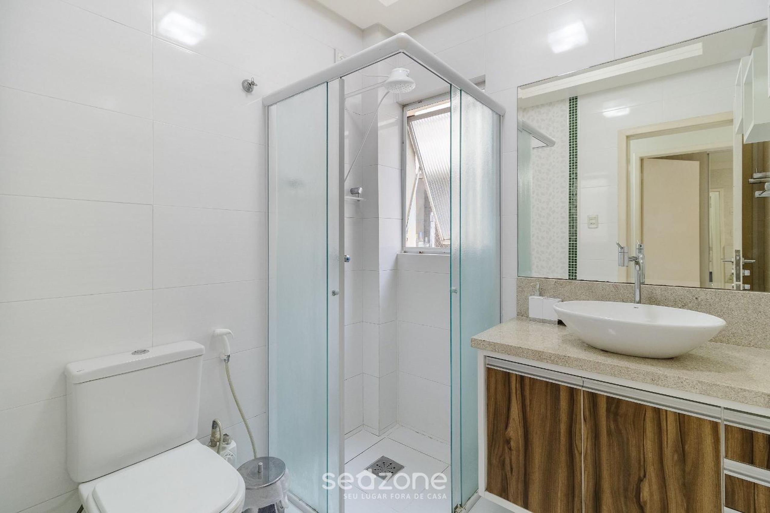 Complete apt w privileged location Floripa CSU0402