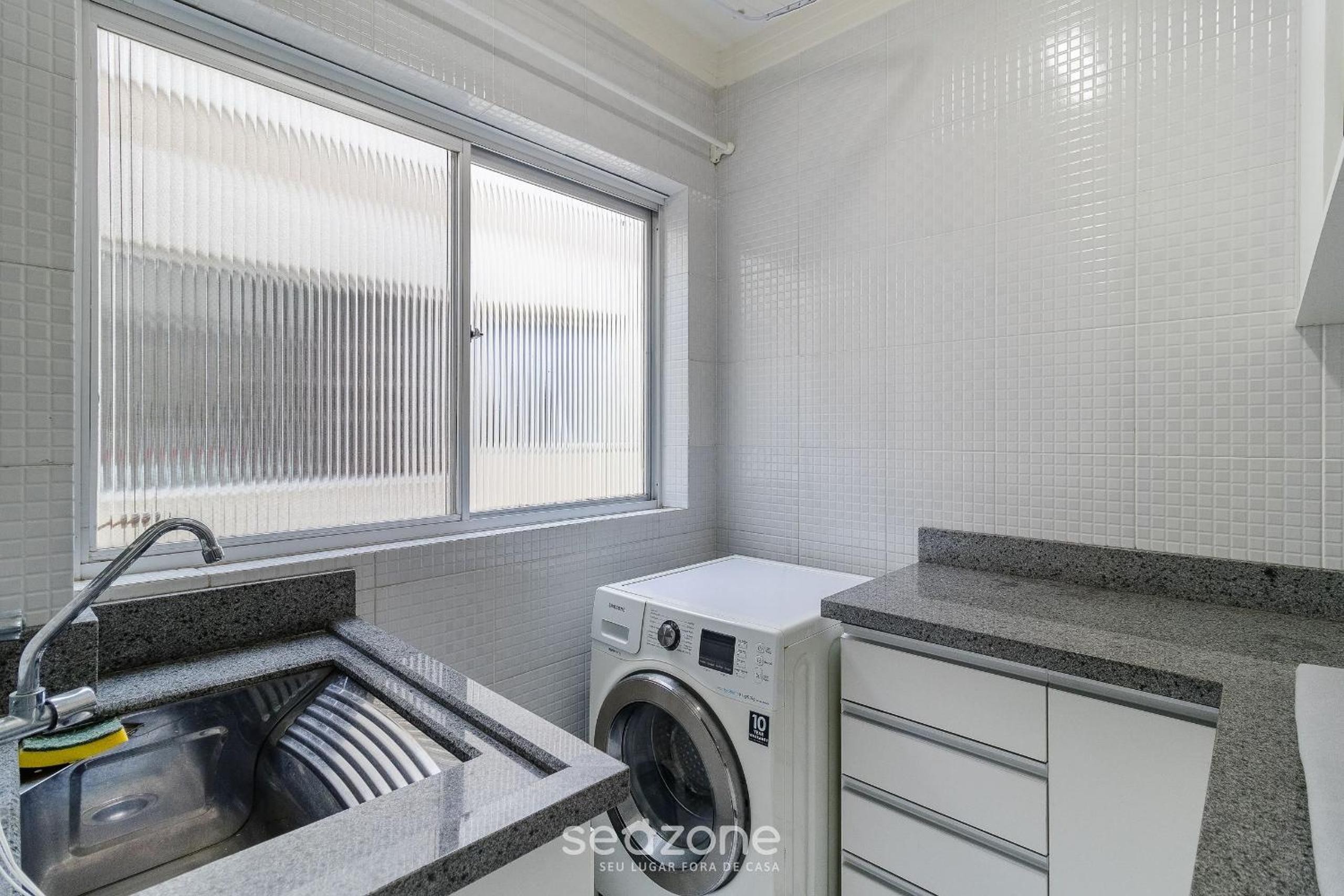 Complete apt w privileged location Floripa CSU0402