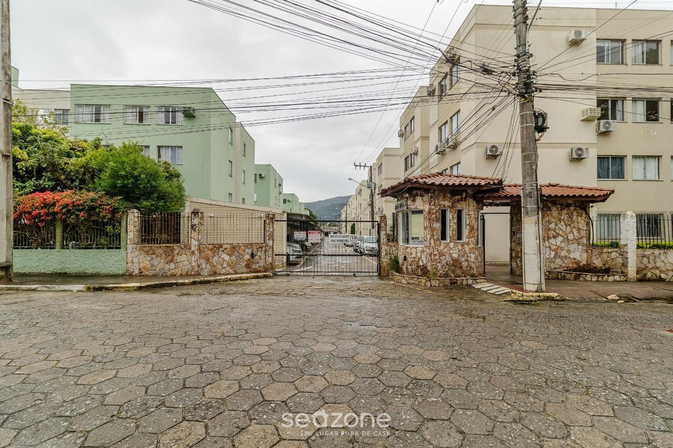 Complete apt w privileged location Floripa CSU0402