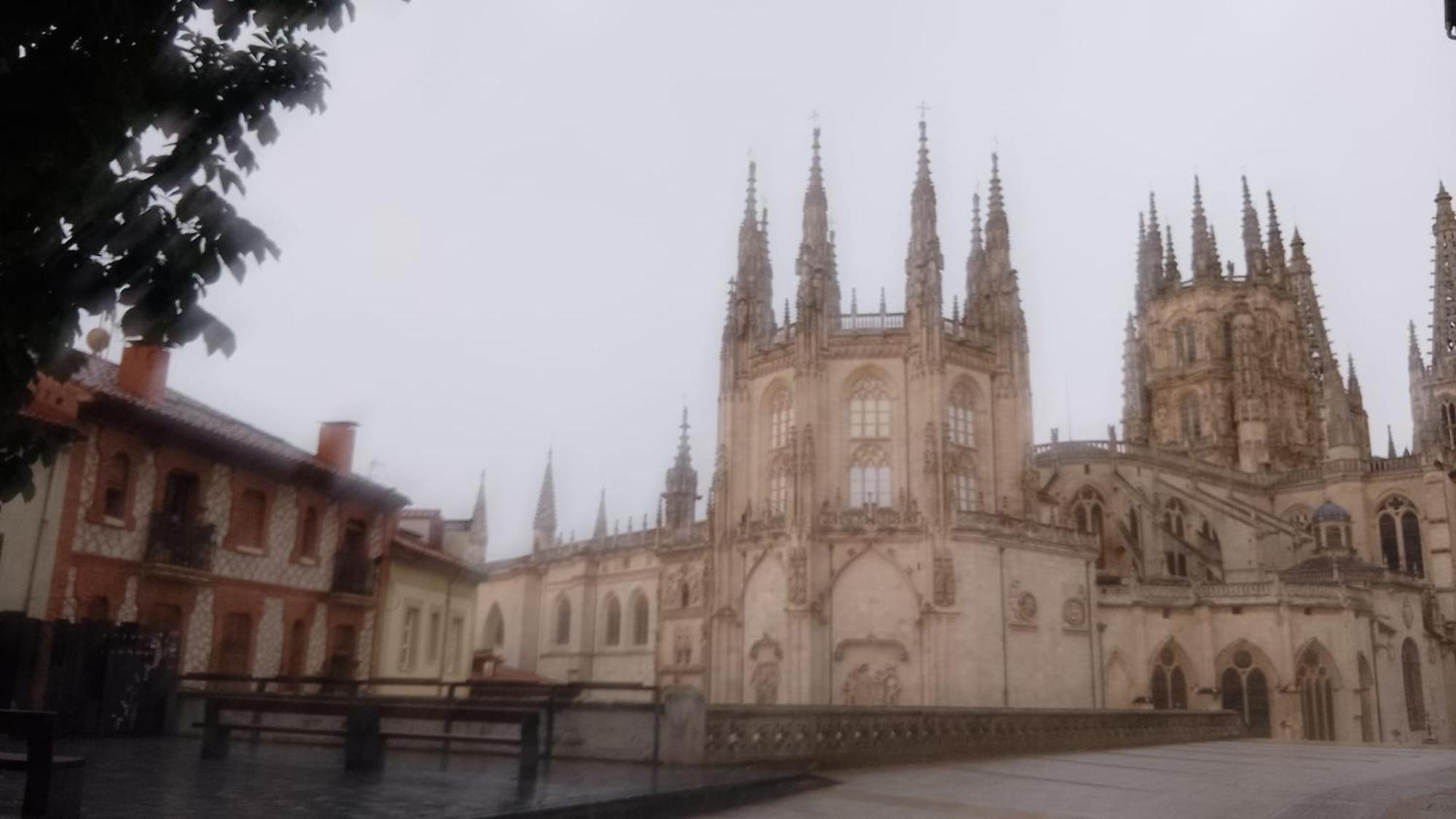 Disfruta junto la catedral con aparcamiento