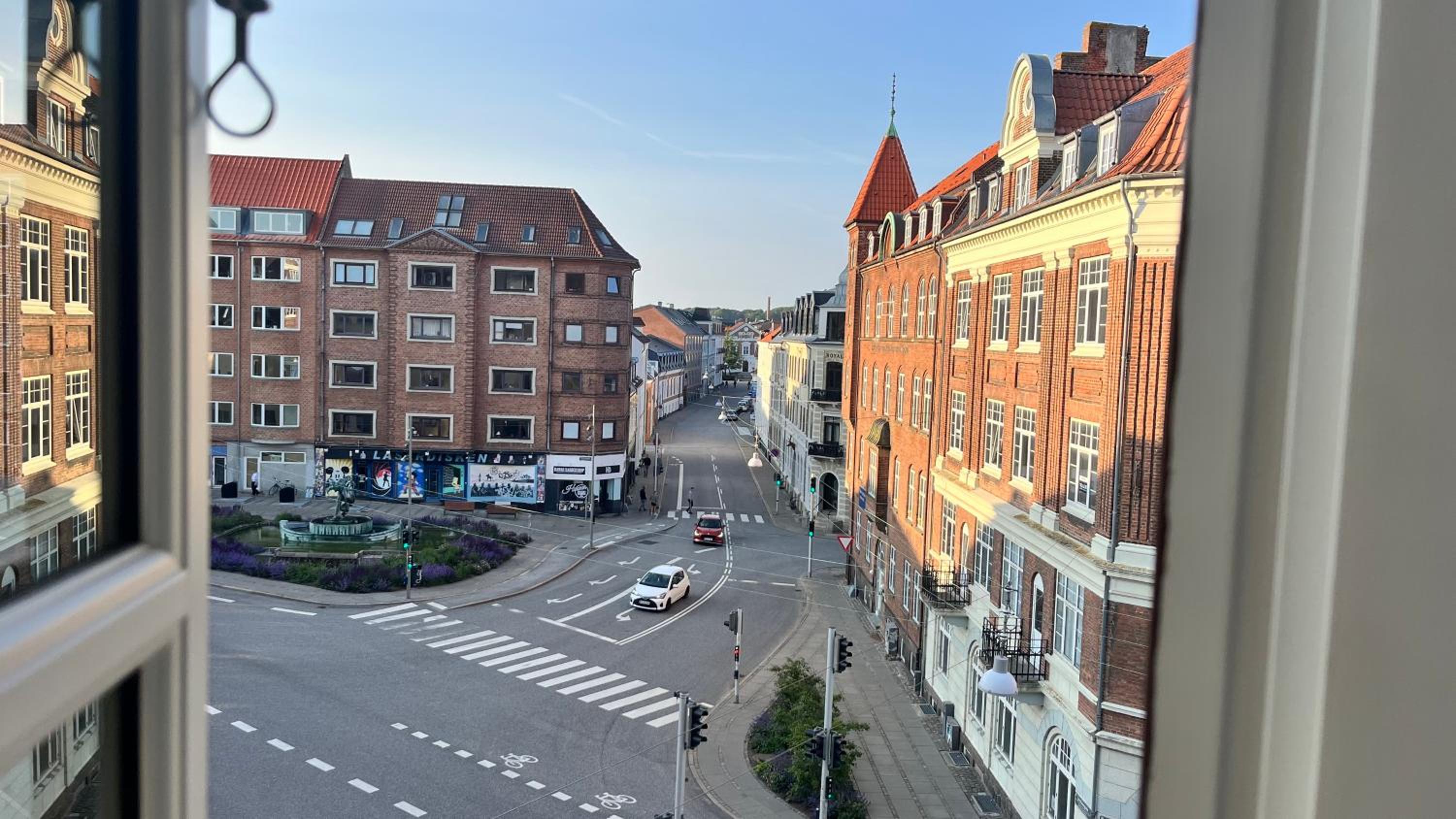 Apartment Alma - Cosy Stay in Aalborg C