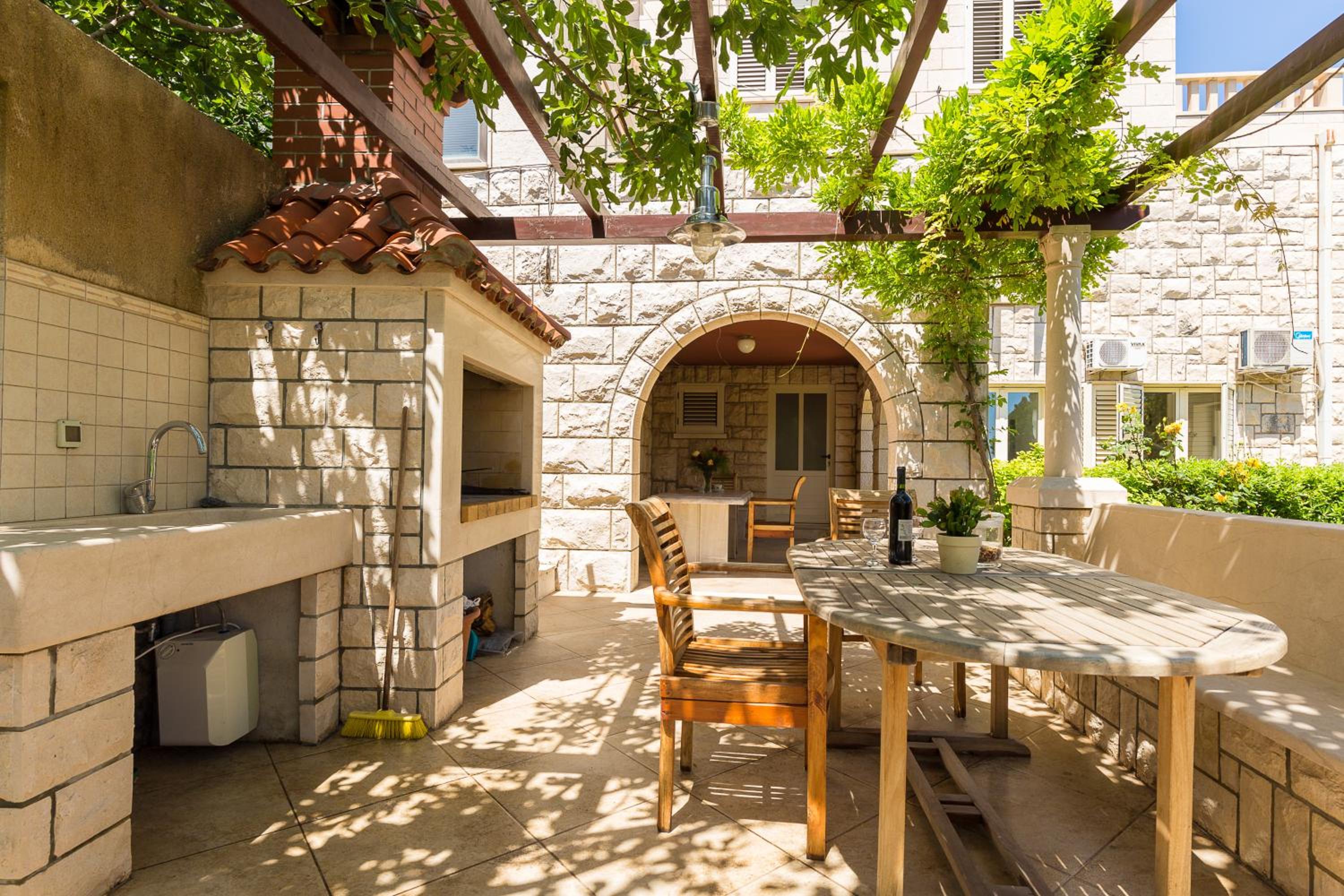 Guest House Steel