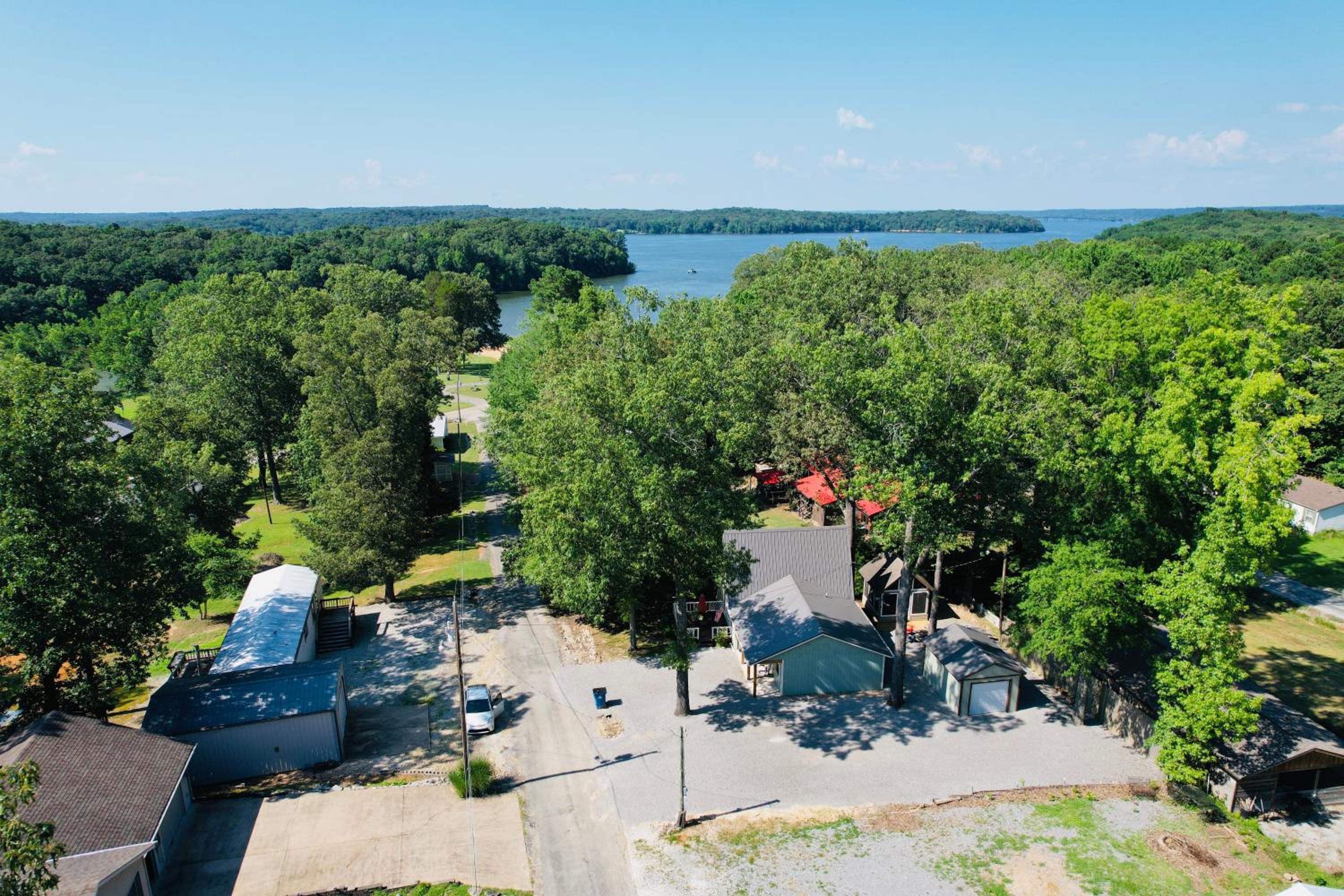 Kentucky Lake Family Cabin! Pet Friendly