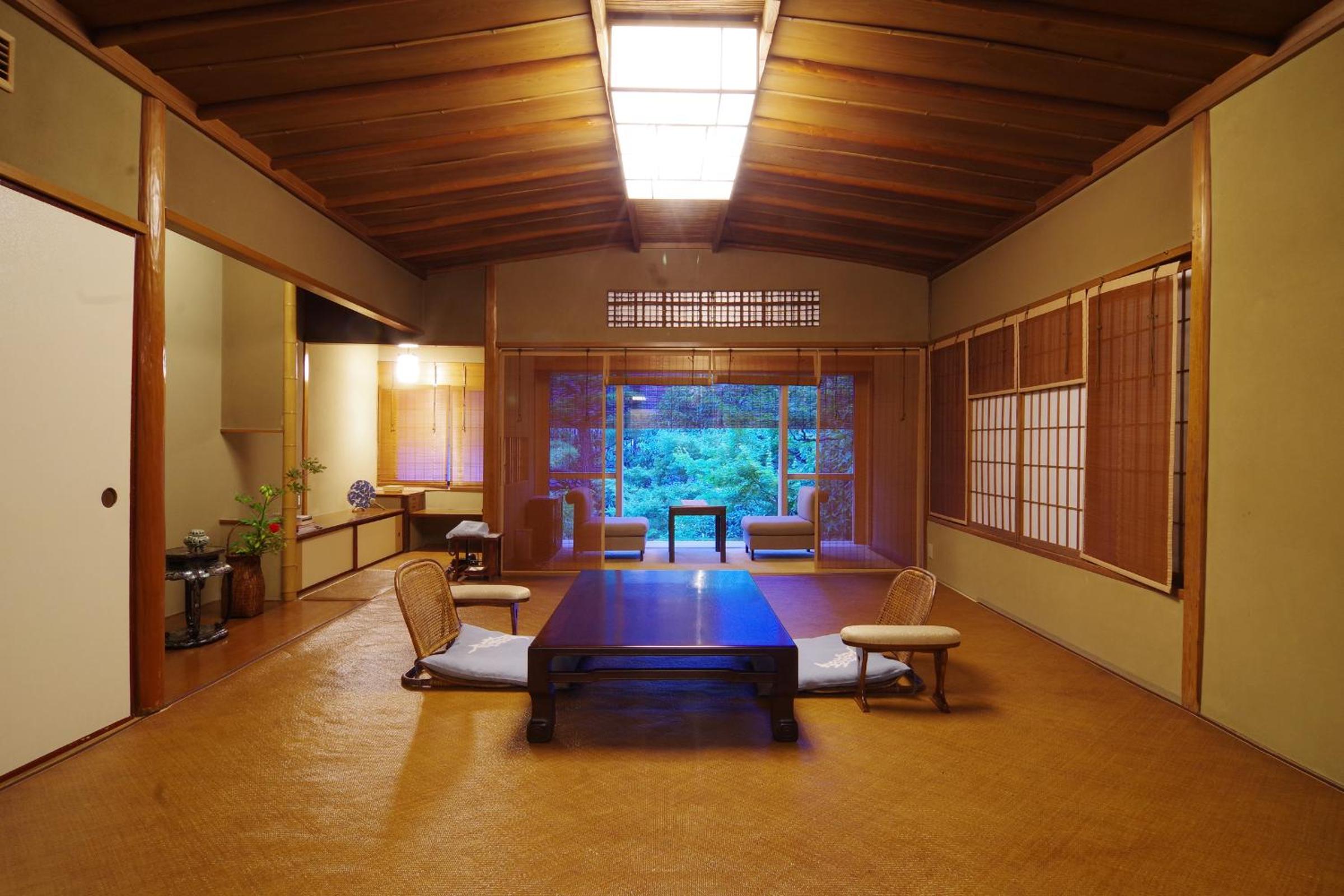 Hiiragiya