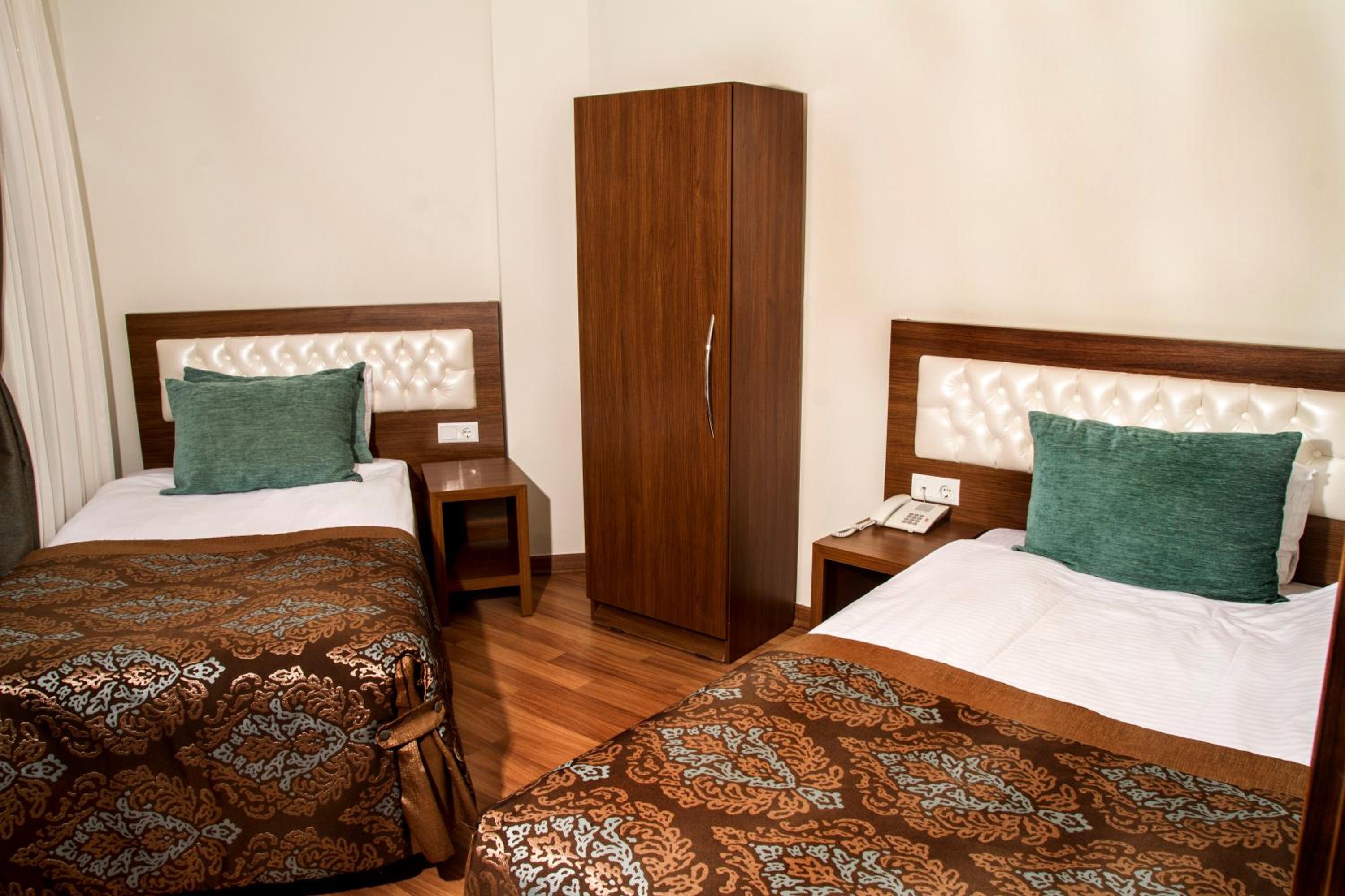 The Corner Park Hotel - Image 49