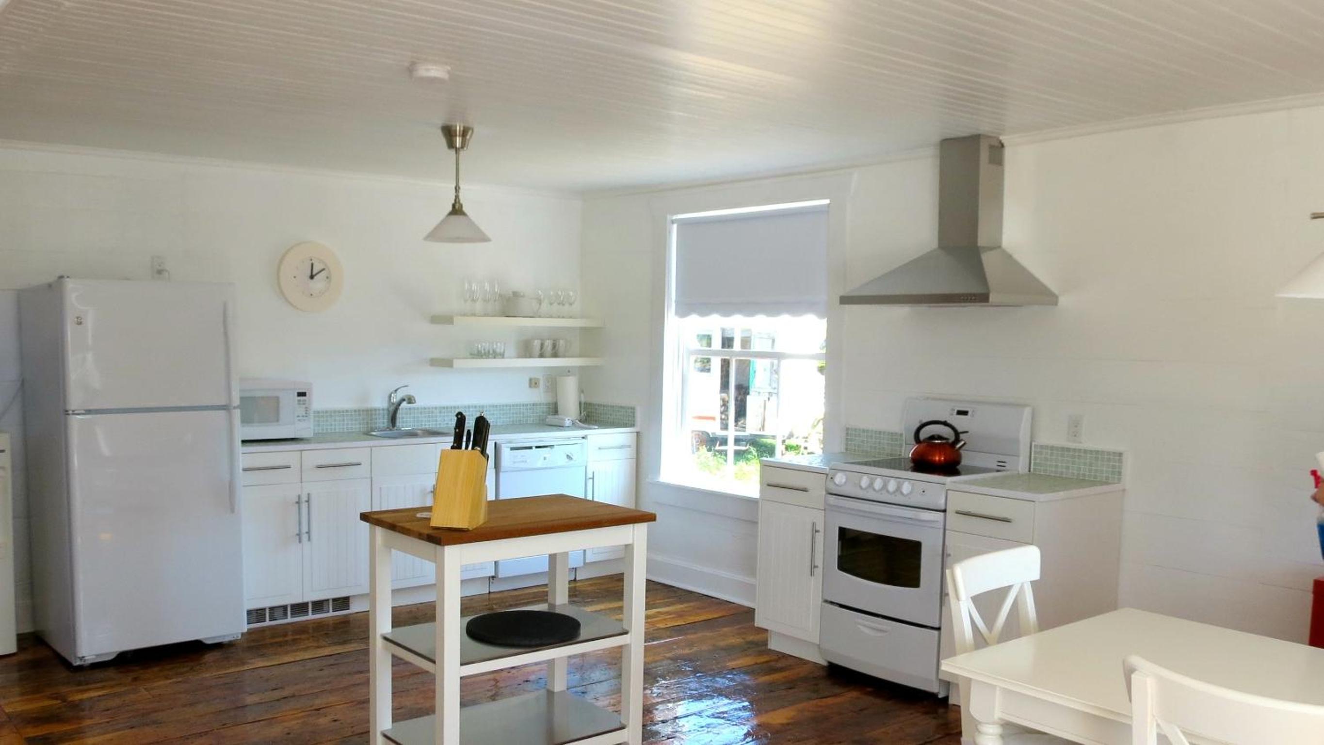 The Old Salt Box Co. - Evelyn's Place