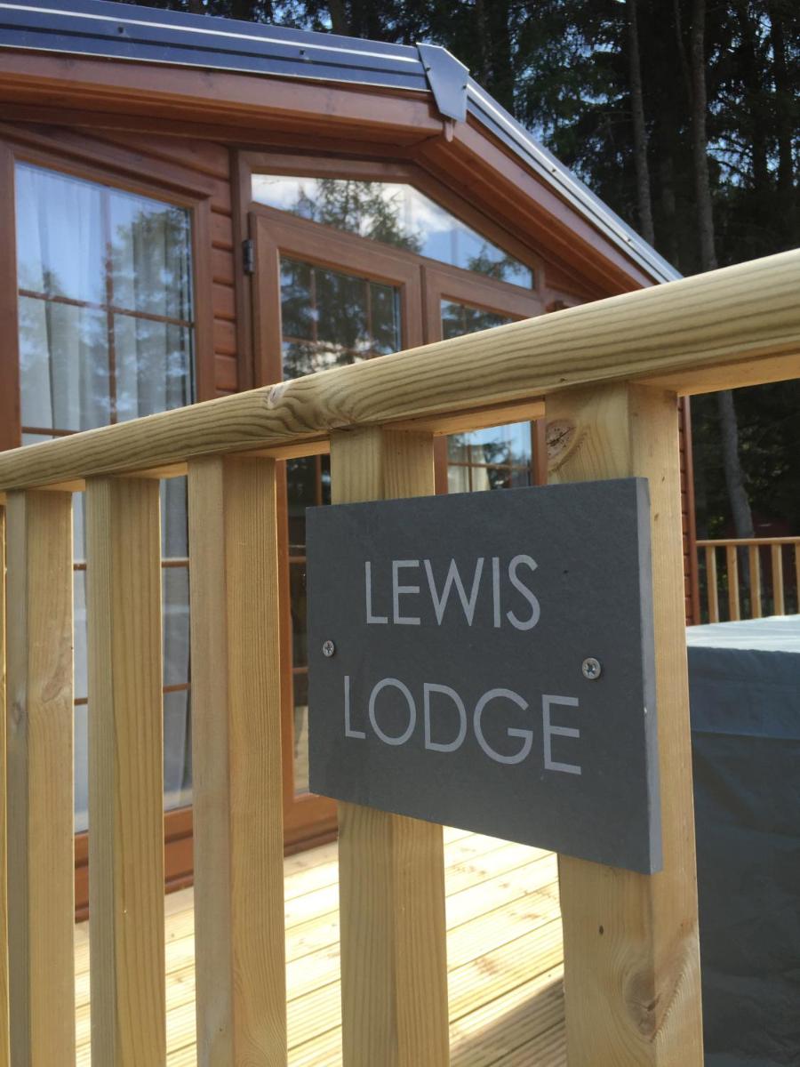 Lewis Lodge view 4