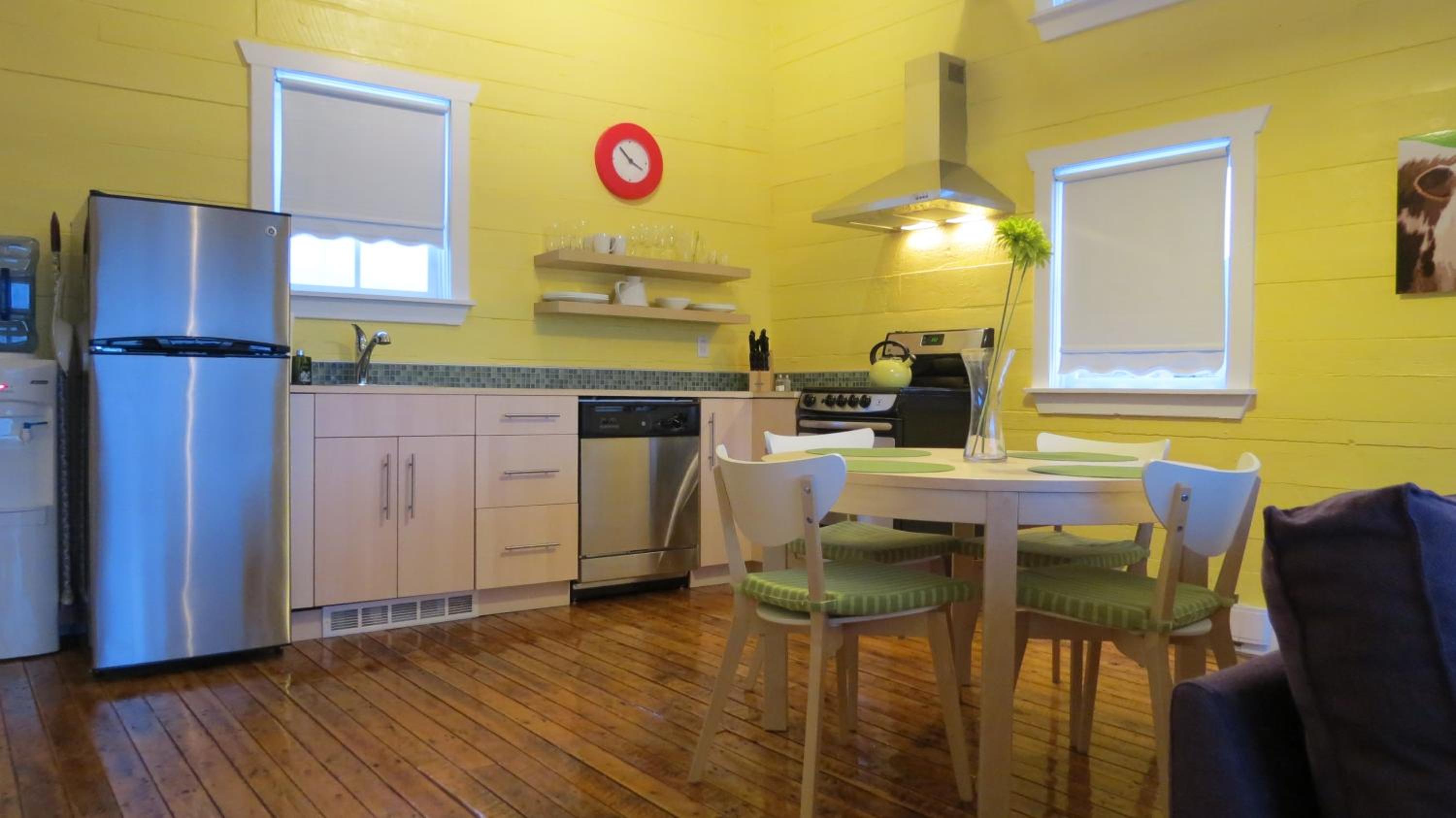 The Old Salt Box Co. - Daisy's Place