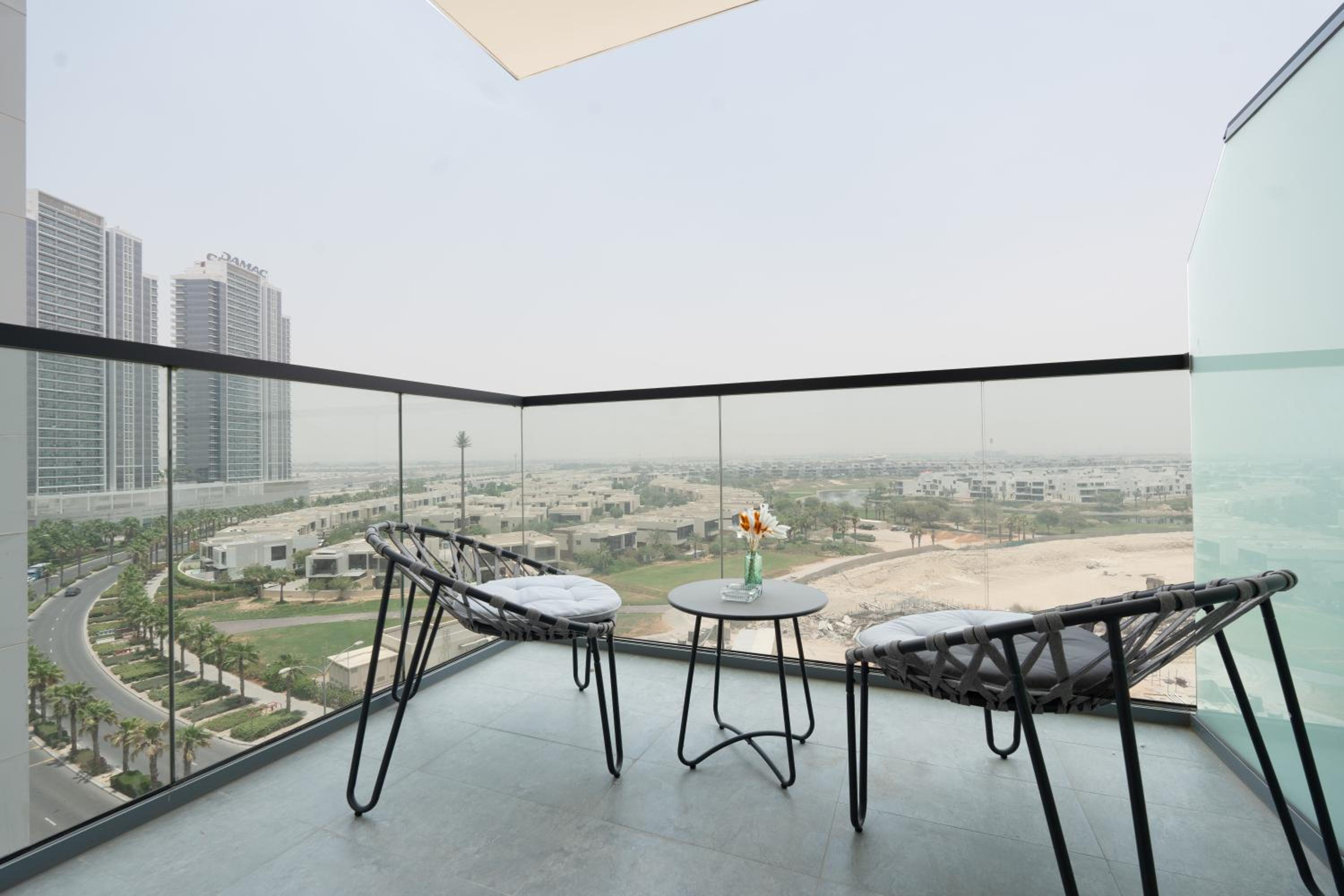 Keyrock Golf Gate - Damac Hills Apartment with Pool, Gym & Free Parking