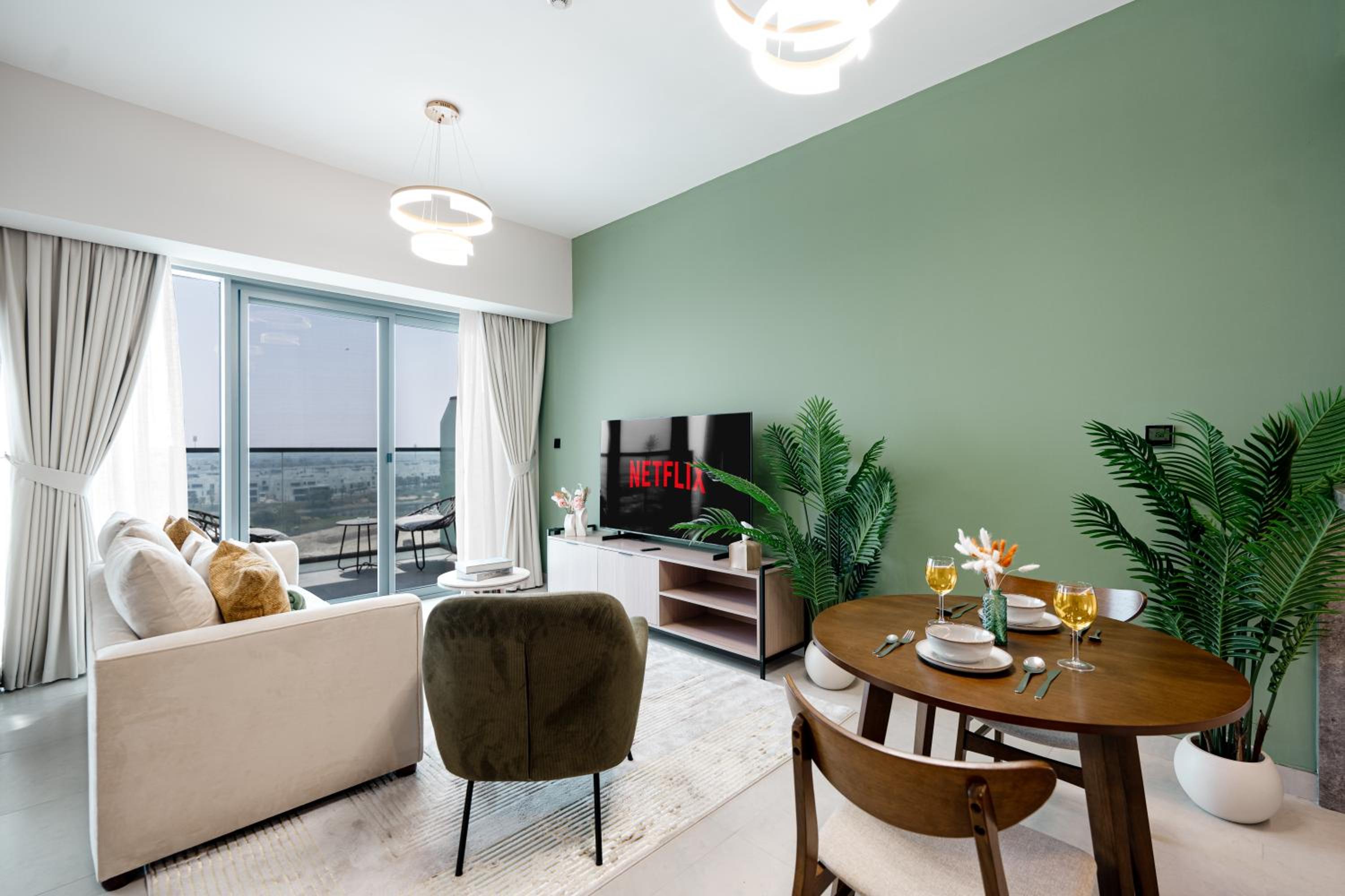 Keyrock Golf Gate - Damac Hills Apartment with Pool, Gym & Free Parking