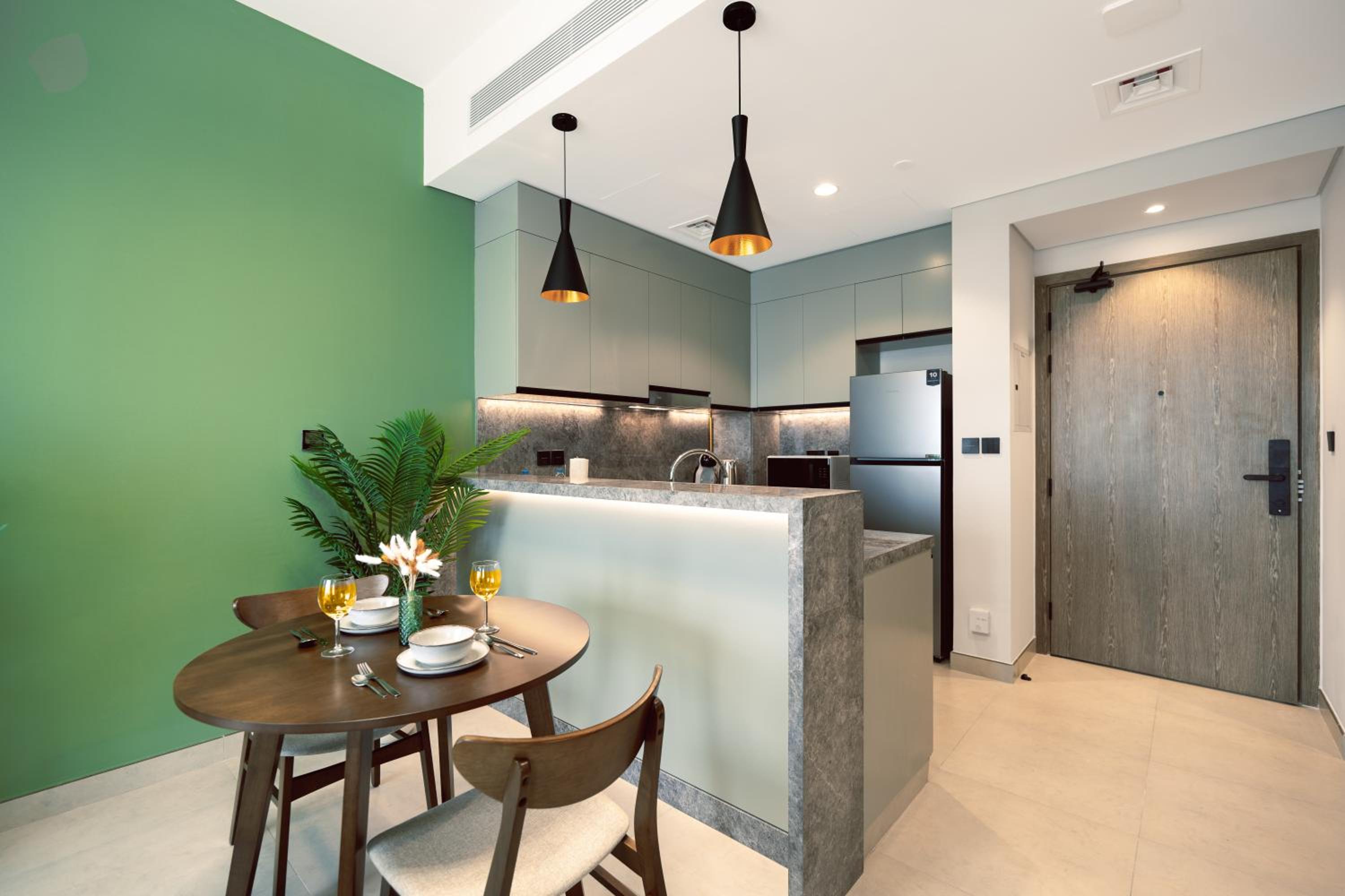 Keyrock Golf Gate - Damac Hills Apartment with Pool, Gym & Free Parking