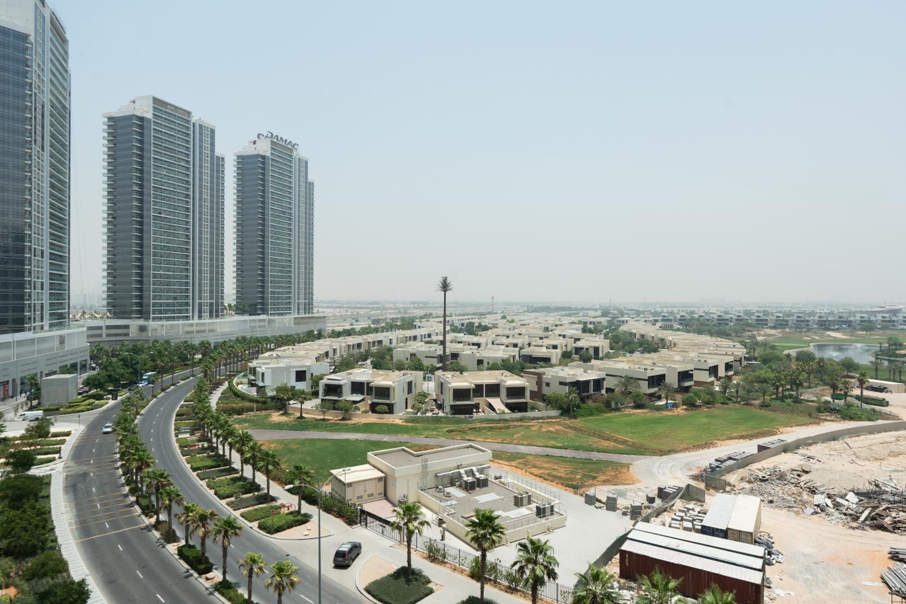 Keyrock Golf Gate - Damac Hills Apartment with Pool, Gym & Free Parking