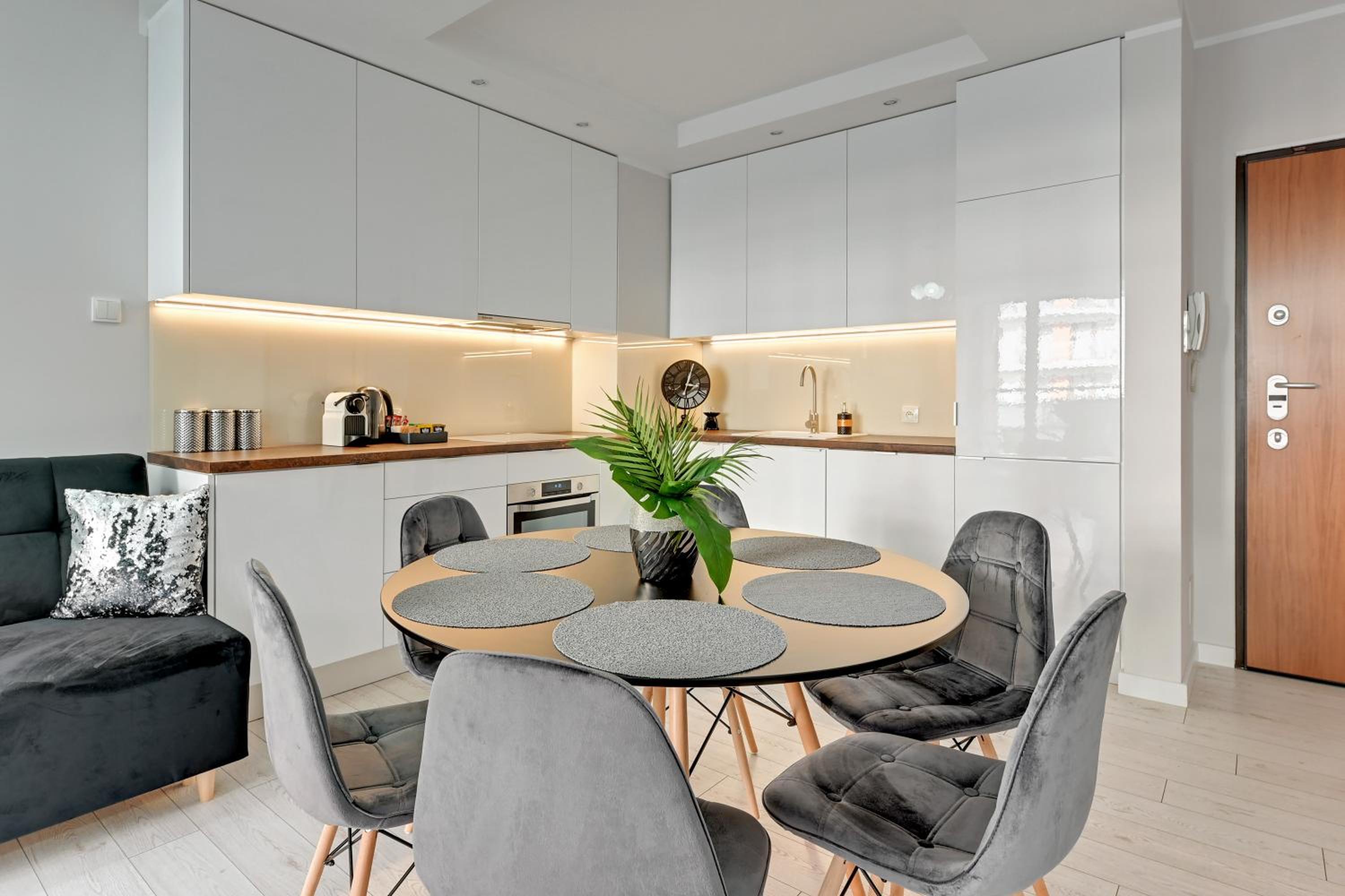Aura Island Riverside by Downtown Apartments