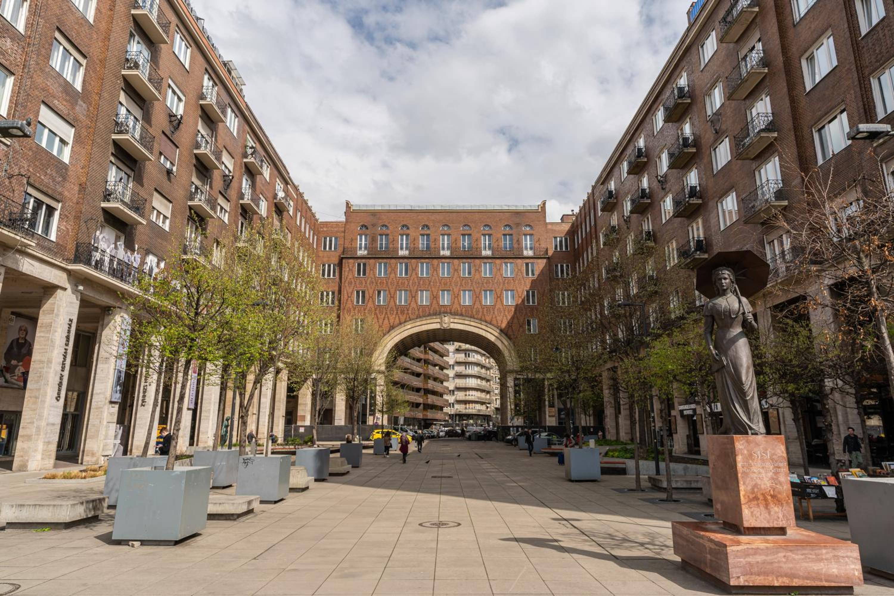Asbóth Boutique Suites, Best Location by BQA