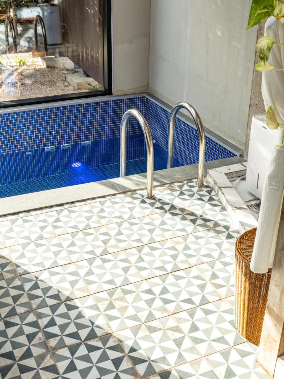 Jeju Dodu Tropical Premium Pool Villa