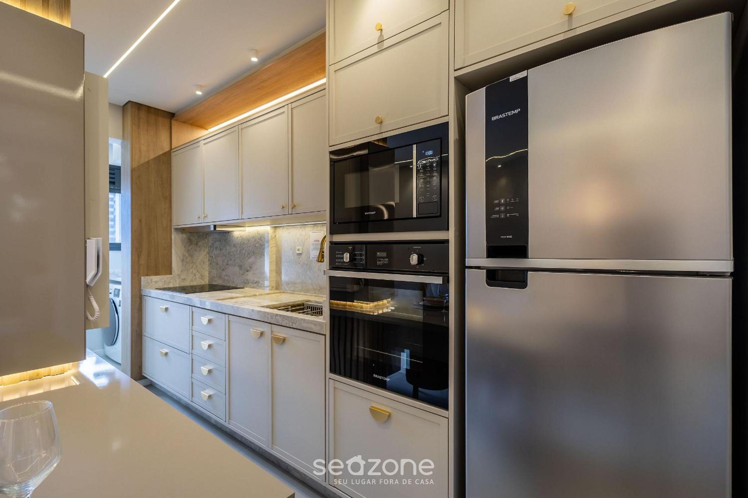 Apart with barbecue 600m from the beach AQT0604
