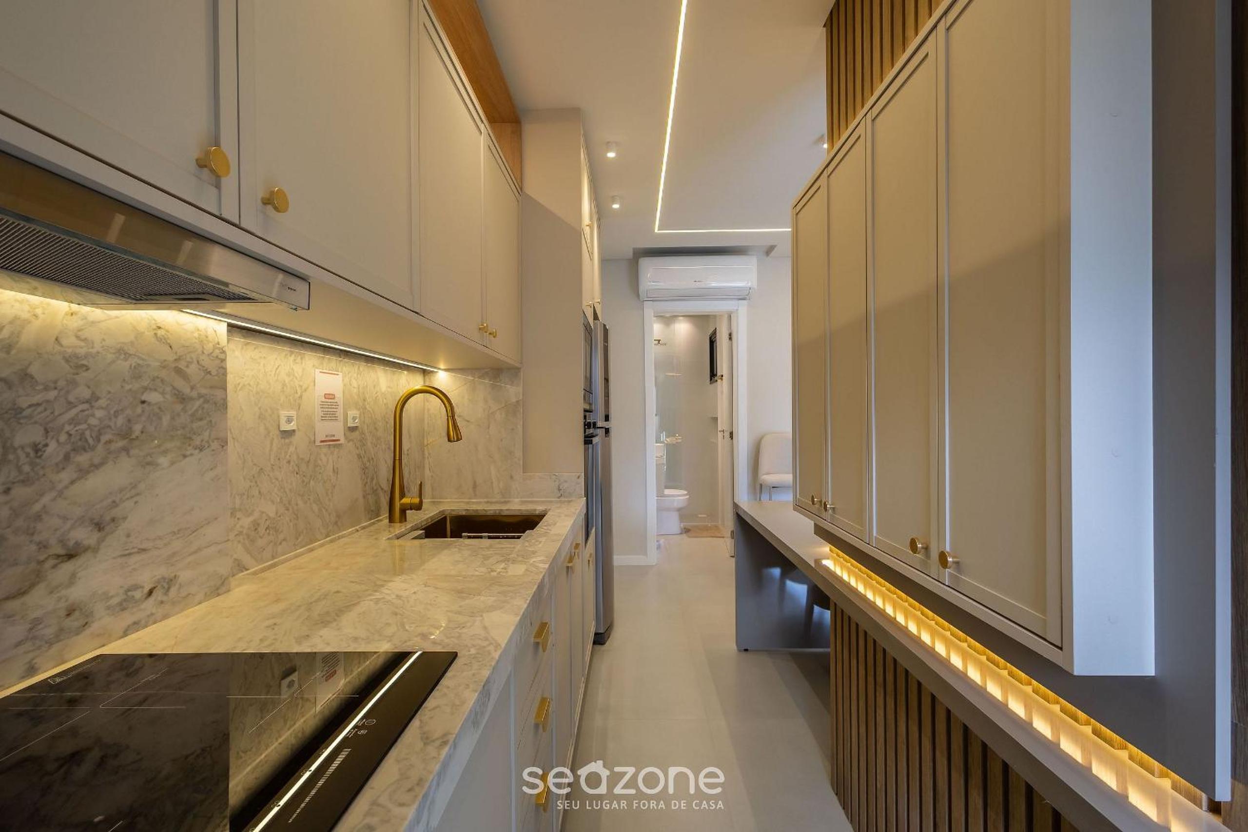 Apart with barbecue 600m from the beach AQT0604