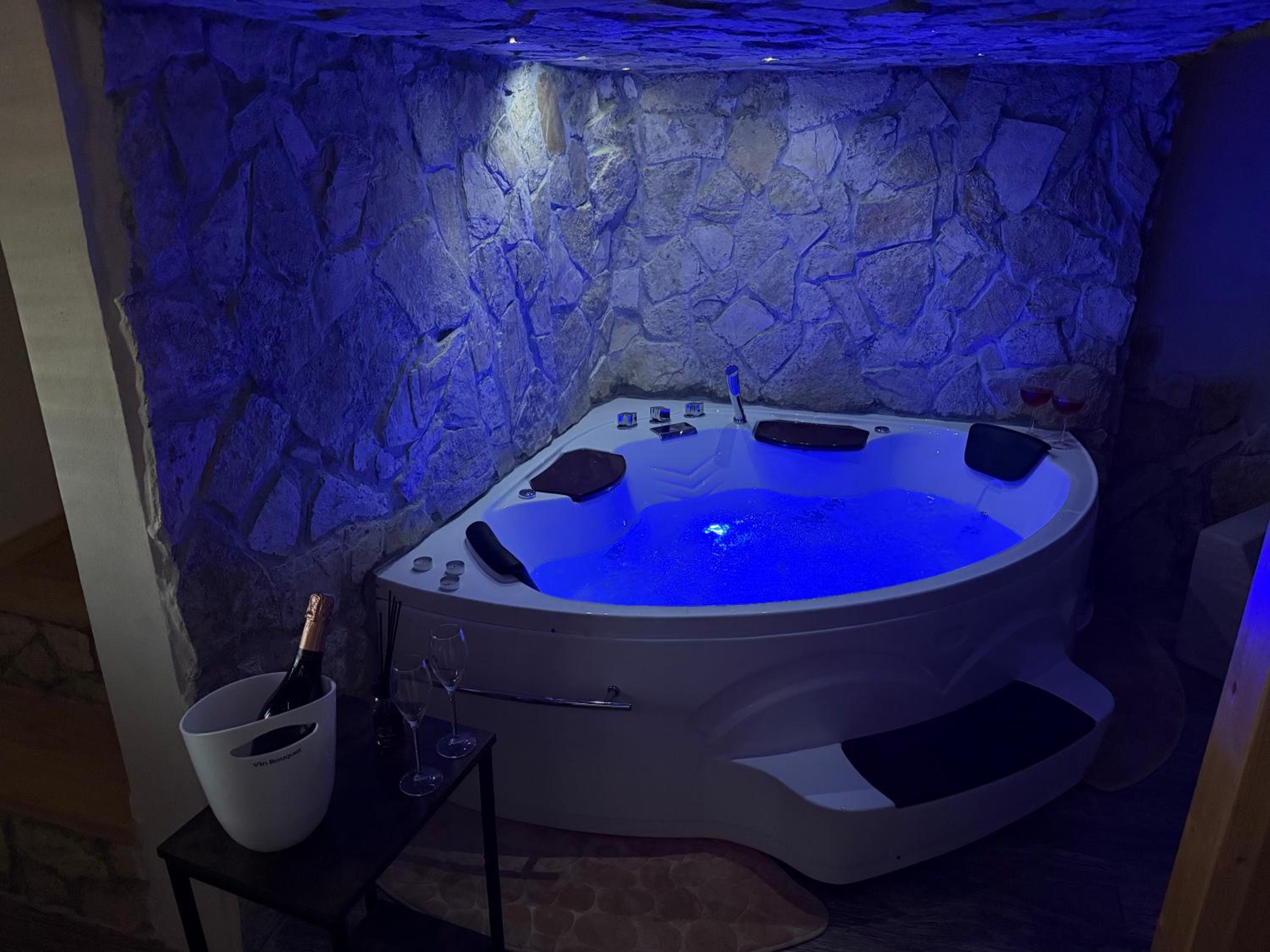 Qt suite & luxury