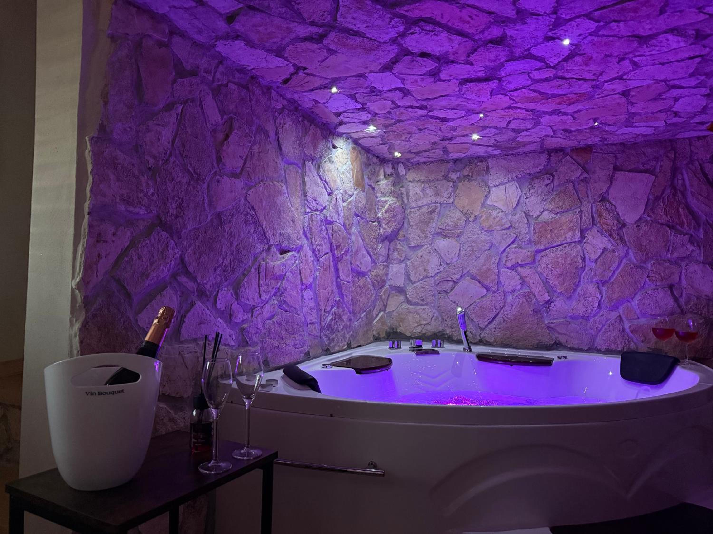 Qt suite & luxury