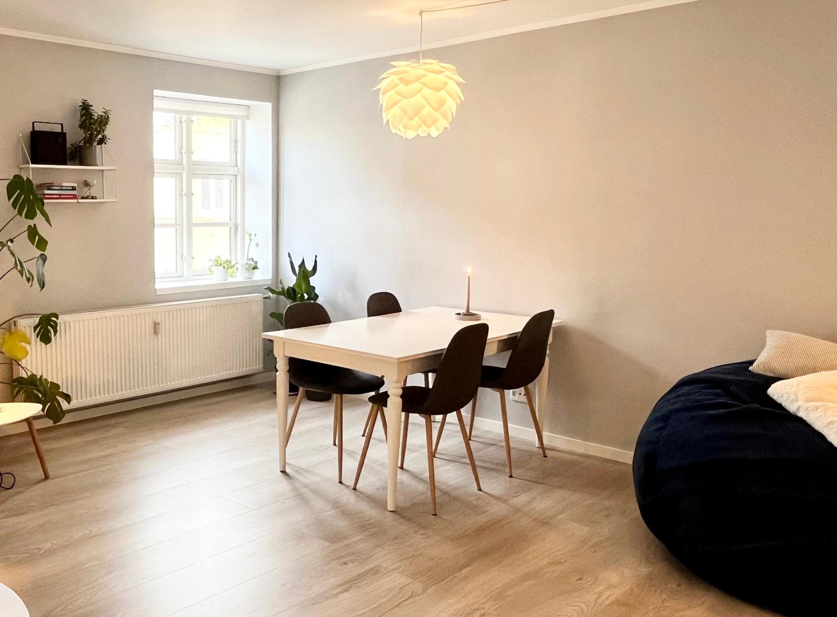 Apartment Alma - Cosy Stay in Aalborg C
