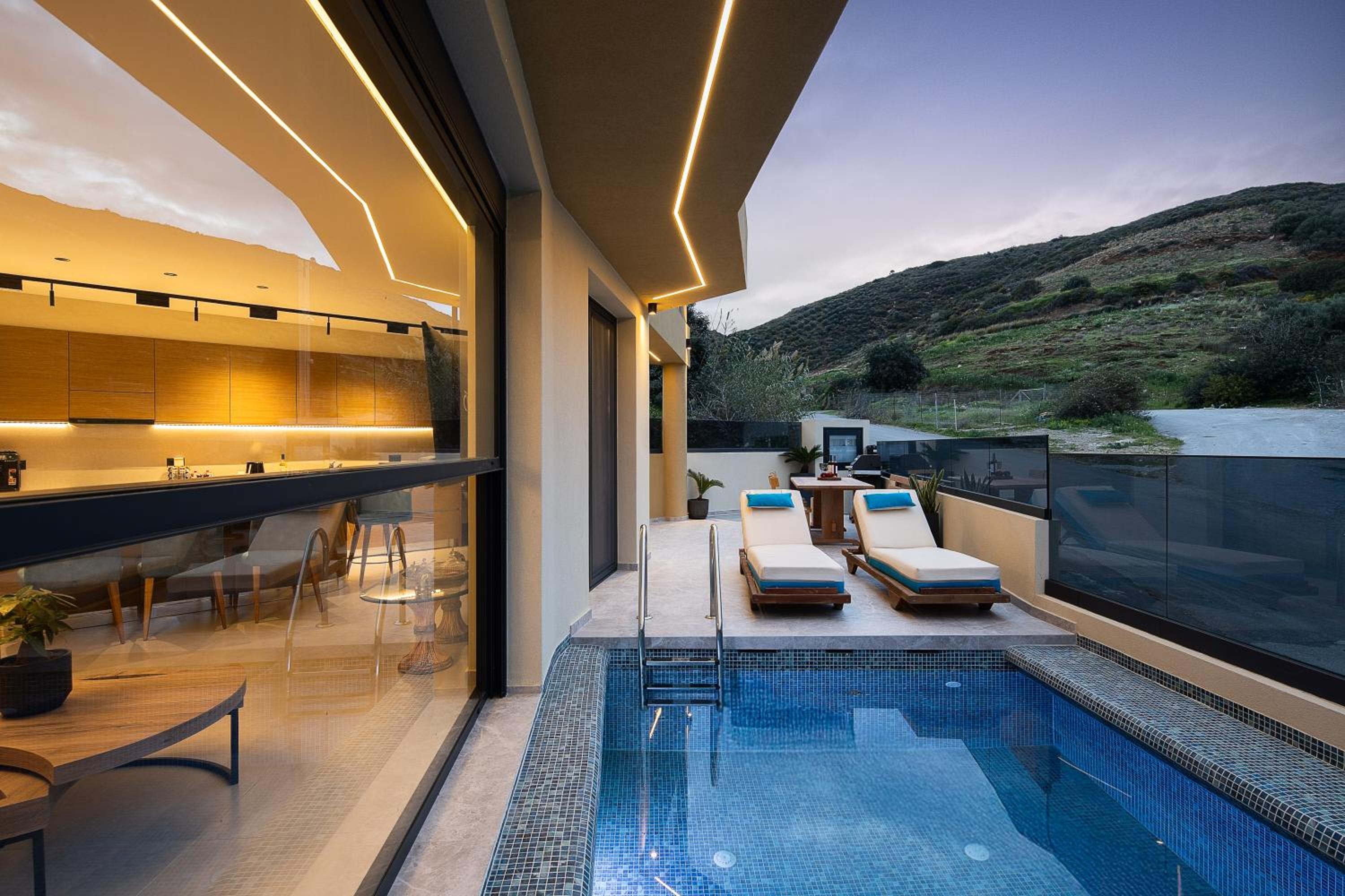 Elmima Luxury Villa