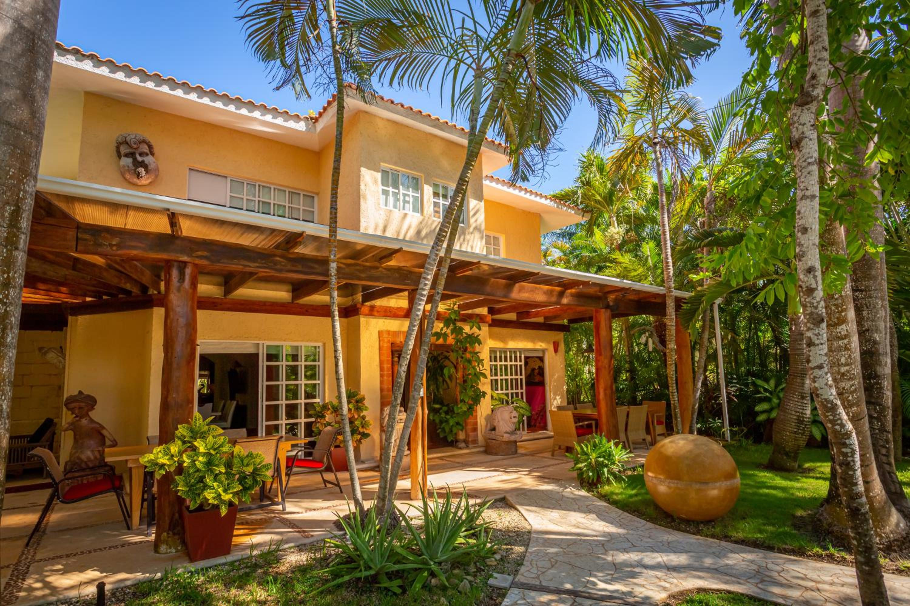 The Bamboo Manor by Andiani Travel