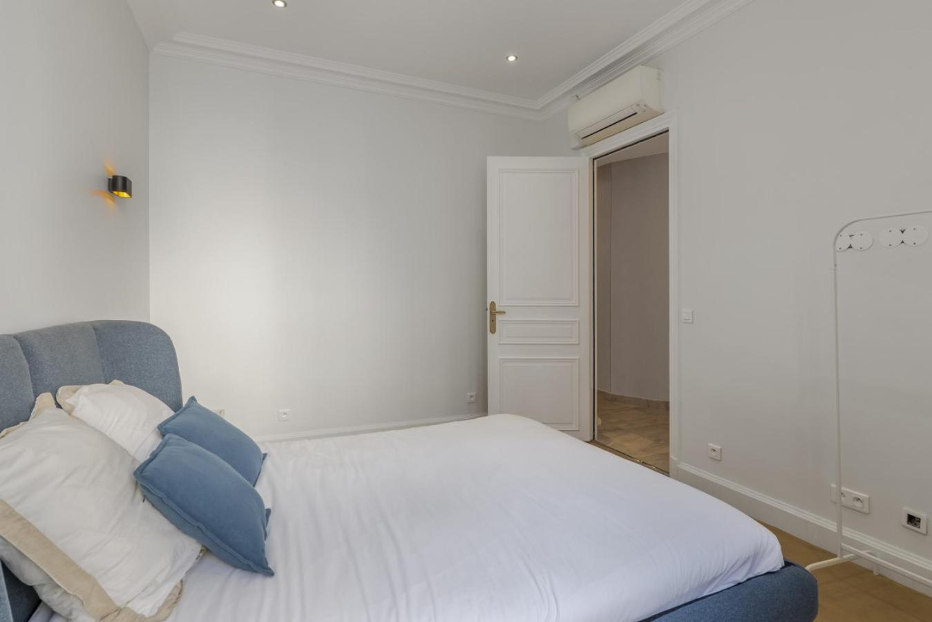 Luxury 5 Bed Residence - Opposite Arc de Triomphe