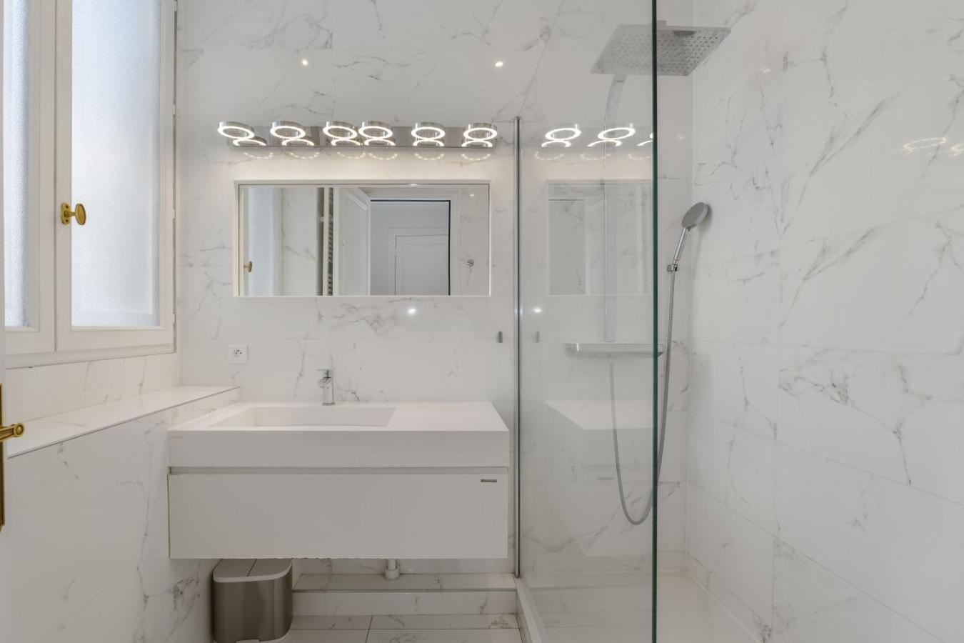 Luxury 5 Bed Residence - Opposite Arc de Triomphe