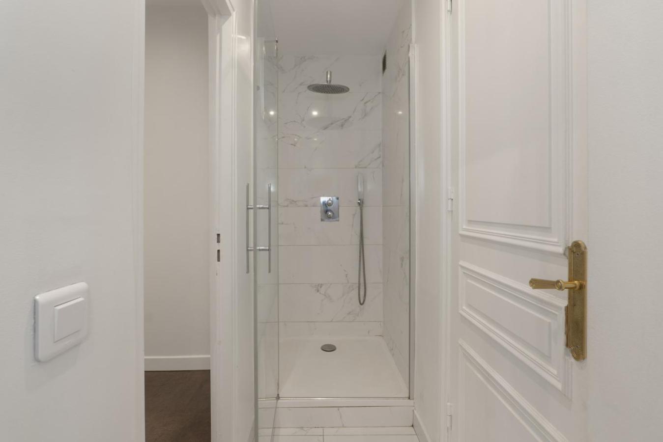 Luxury 5 Bed Residence - Opposite Arc de Triomphe