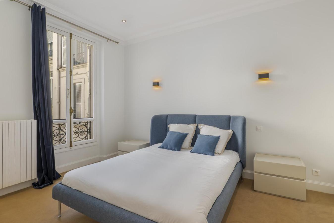 Luxury 5 Bed Residence - Opposite Arc de Triomphe