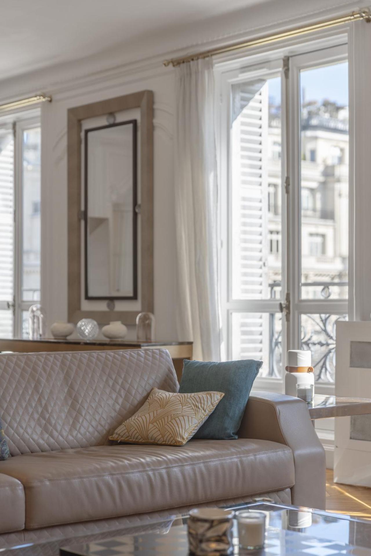 Luxury 5 Bed Residence - Opposite Arc de Triomphe