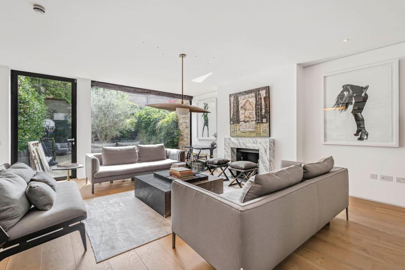Ultra Luxury Chelsea Home Large Garden