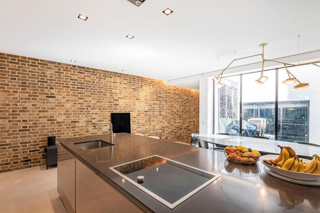 Ultra Luxury Chelsea Home Large Garden