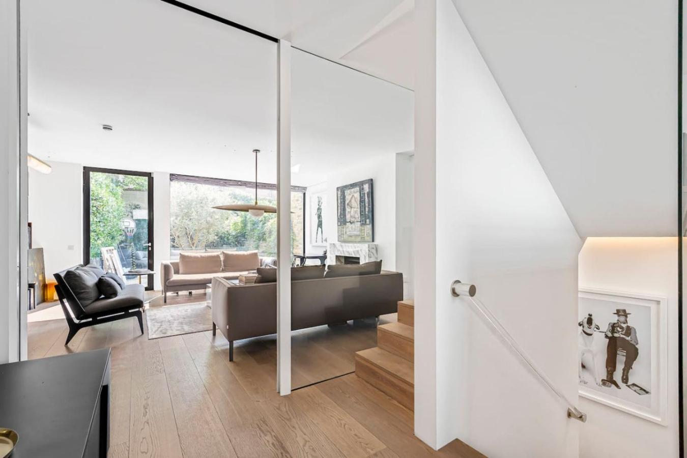 Ultra Luxury Chelsea Home Large Garden