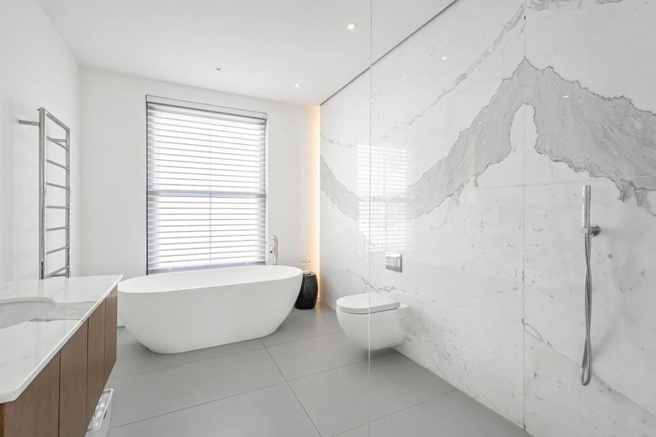 Ultra Luxury Chelsea Home Large Garden