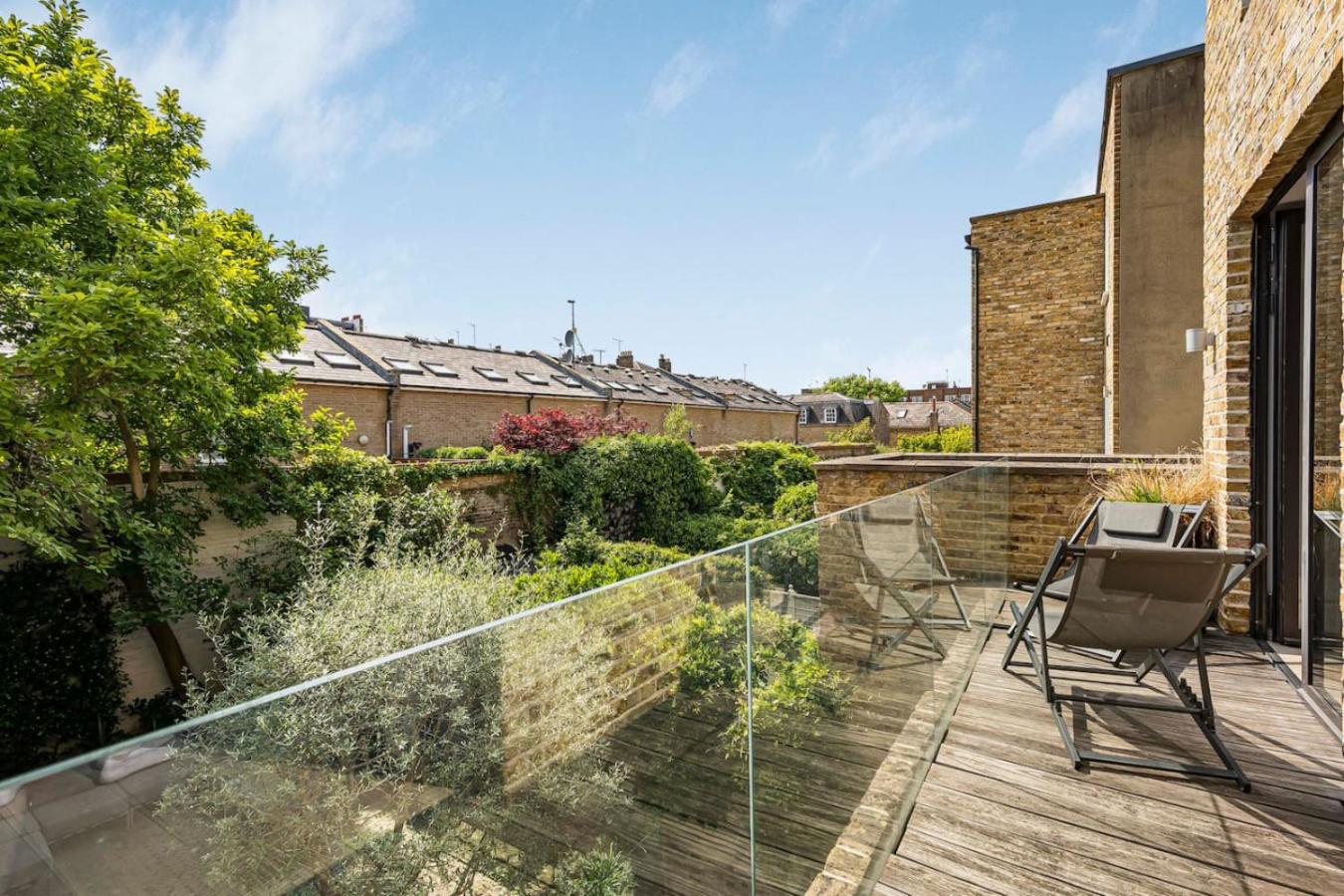 Ultra Luxury Chelsea Home Large Garden