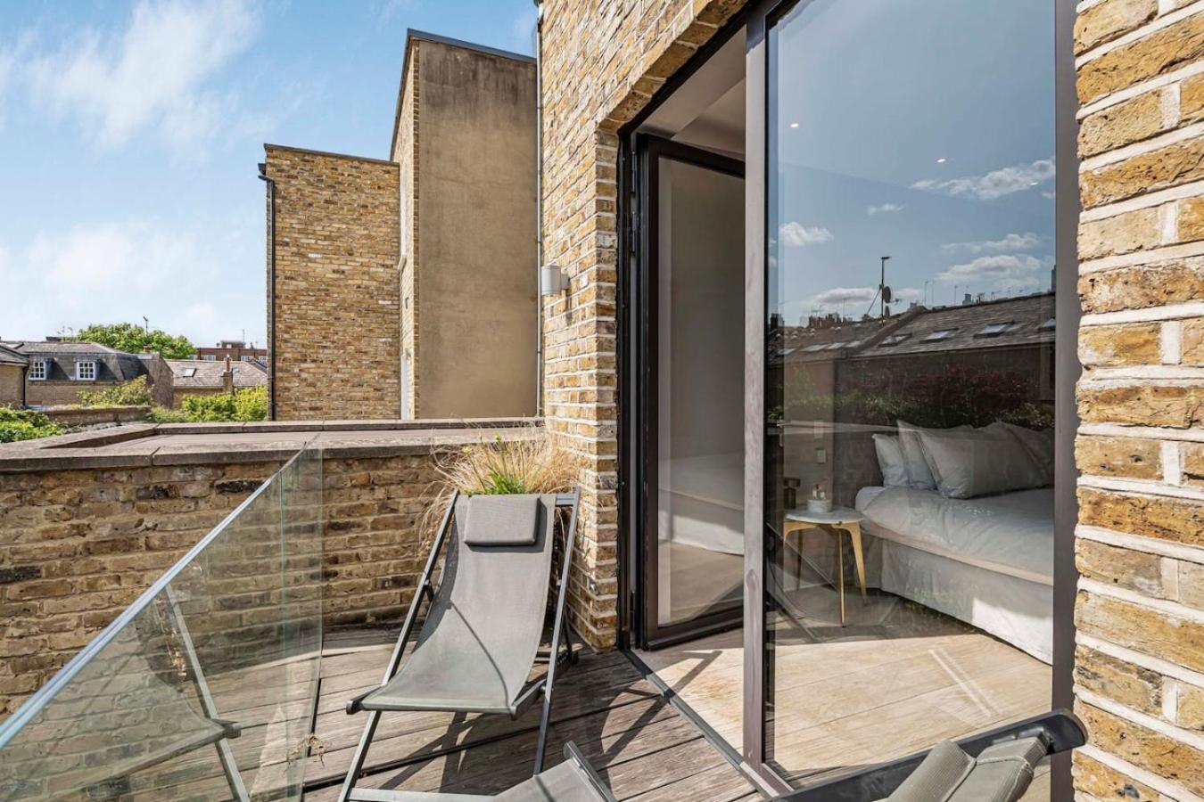 Ultra Luxury Chelsea Home Large Garden