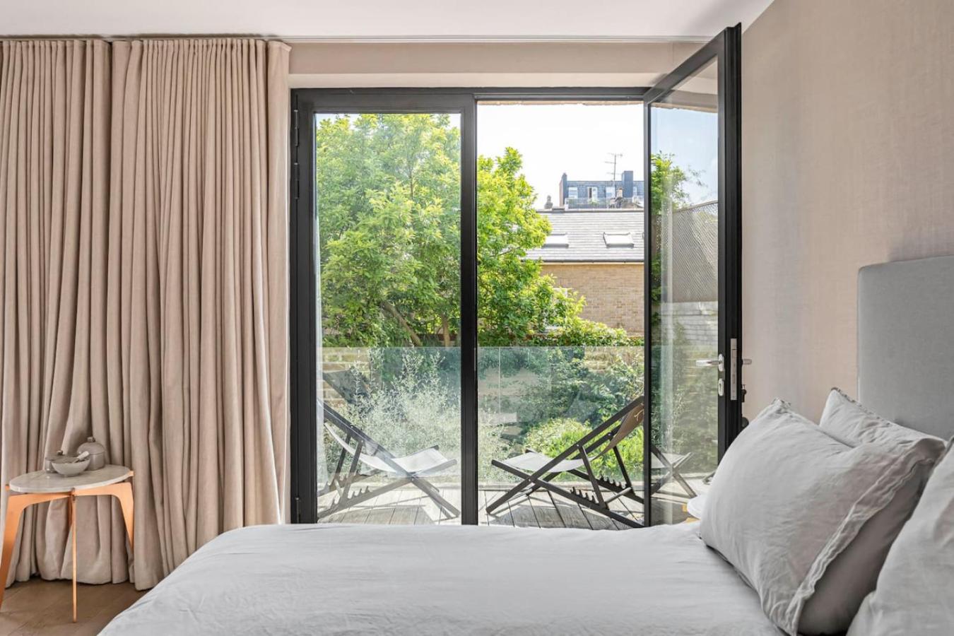 Ultra Luxury Chelsea Home Large Garden