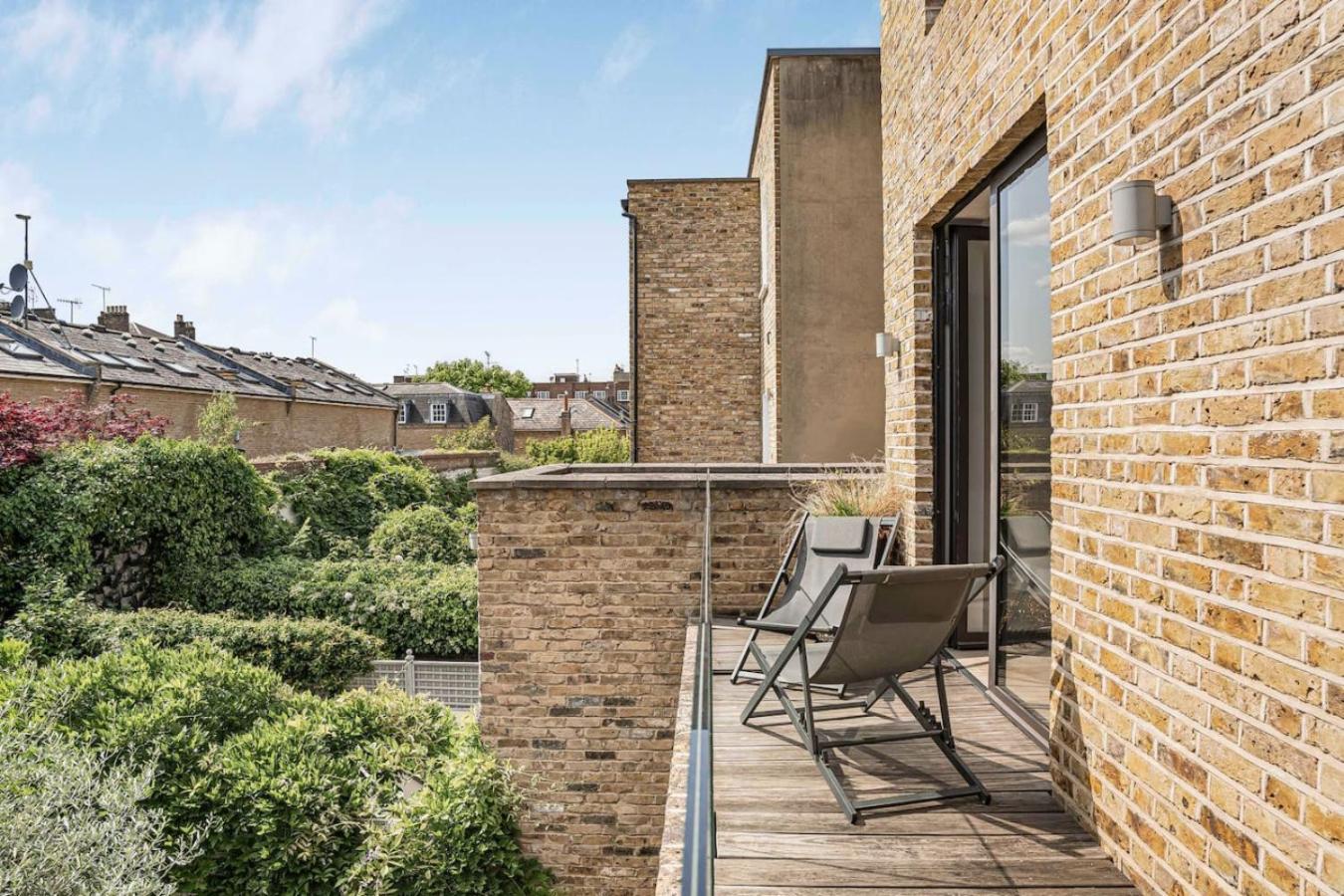 Ultra Luxury Chelsea Home Large Garden