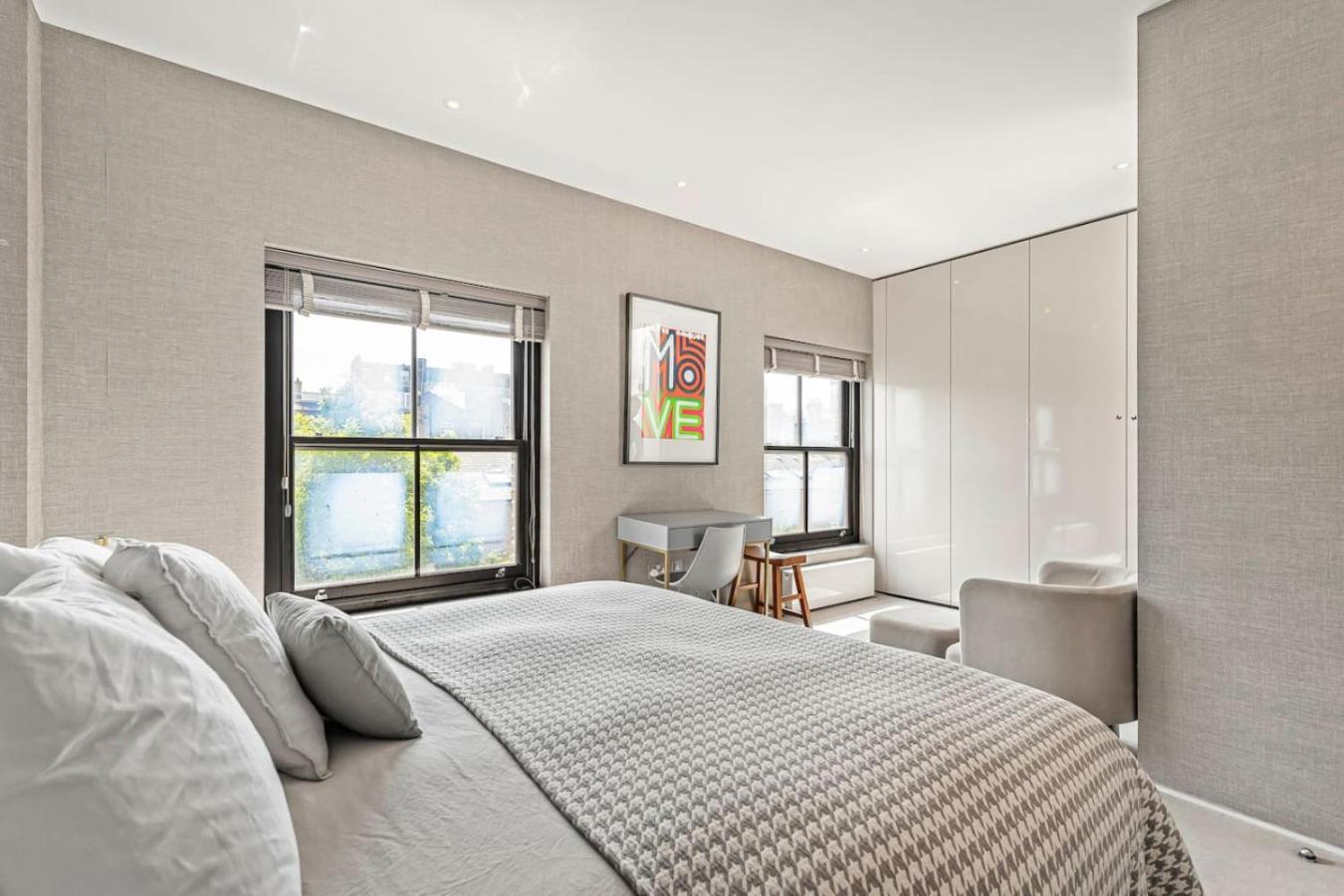 Ultra Luxury Chelsea Home Large Garden