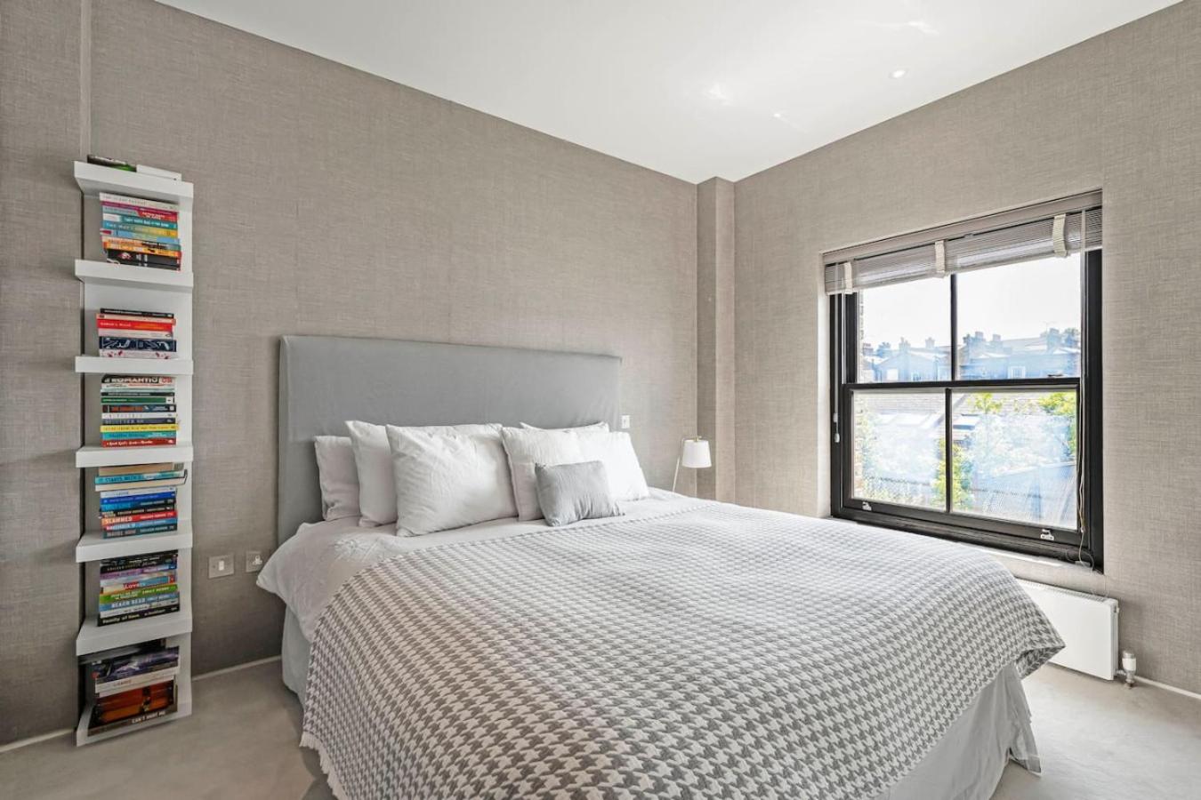 Ultra Luxury Chelsea Home Large Garden