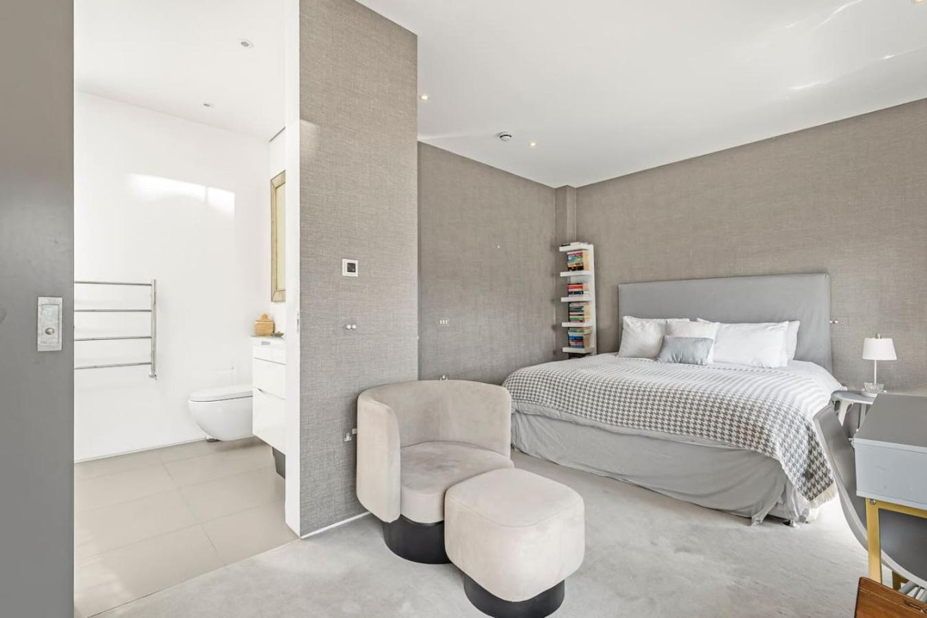 Ultra Luxury Chelsea Home Large Garden