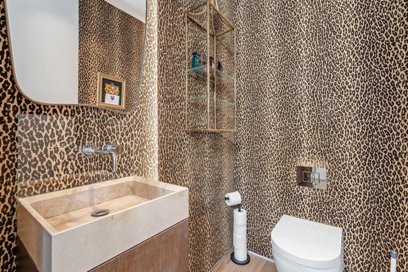 Ultra Luxury Chelsea Home Large Garden