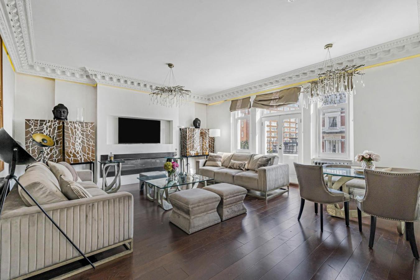 Royal Residence - Steps away from Hyde Park