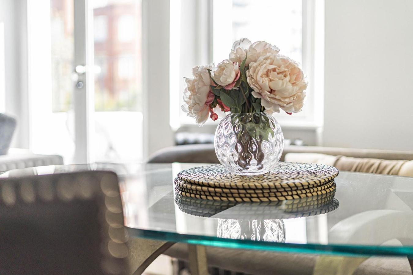 Royal Residence - Steps away from Hyde Park
