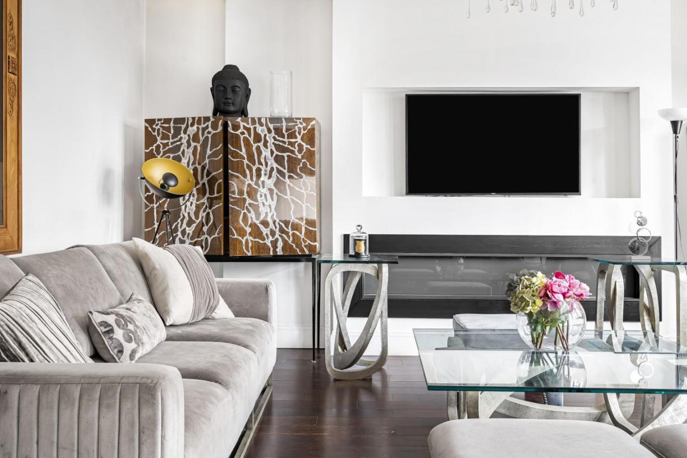 Royal Residence - Steps away from Hyde Park