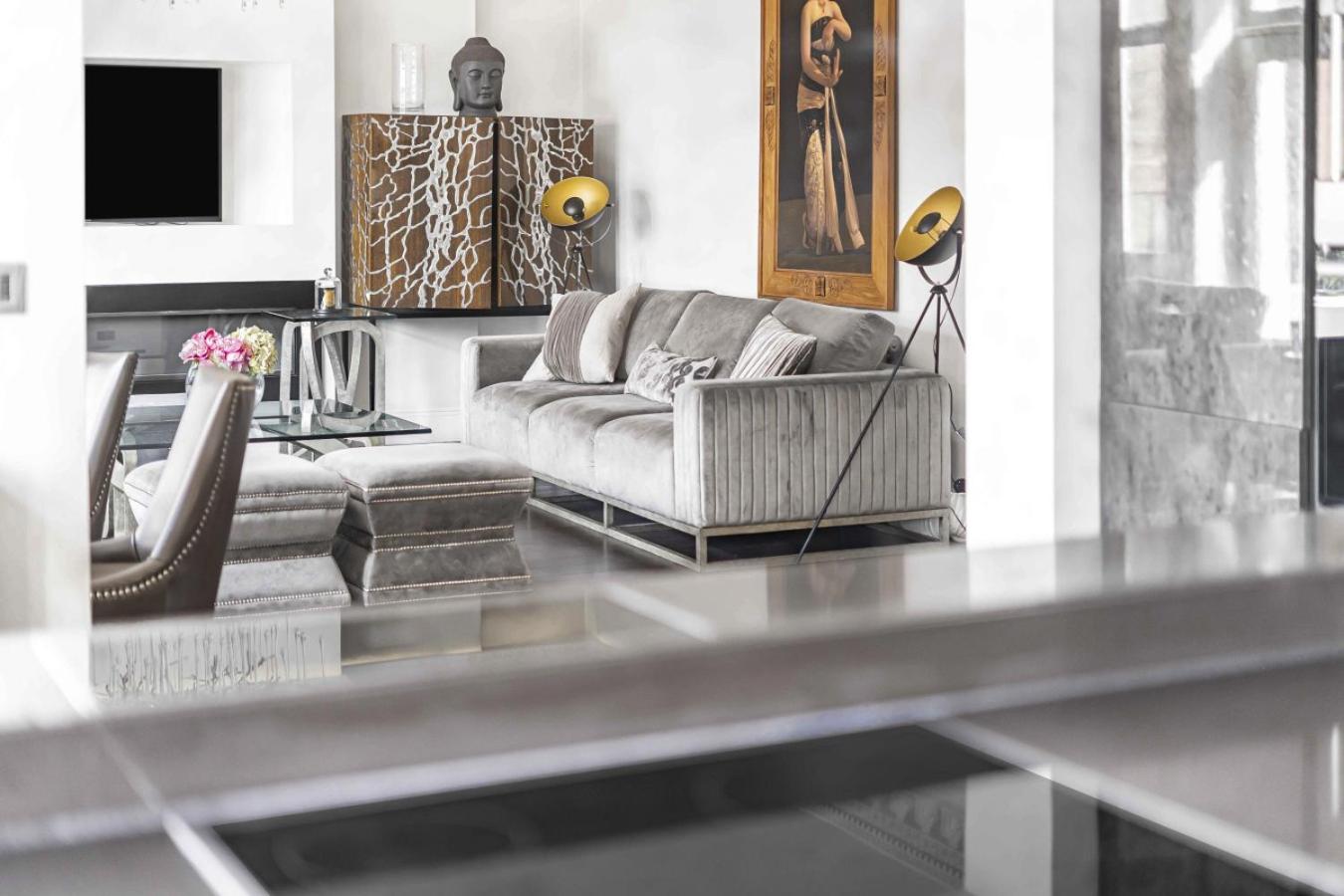 Royal Residence - Steps away from Hyde Park