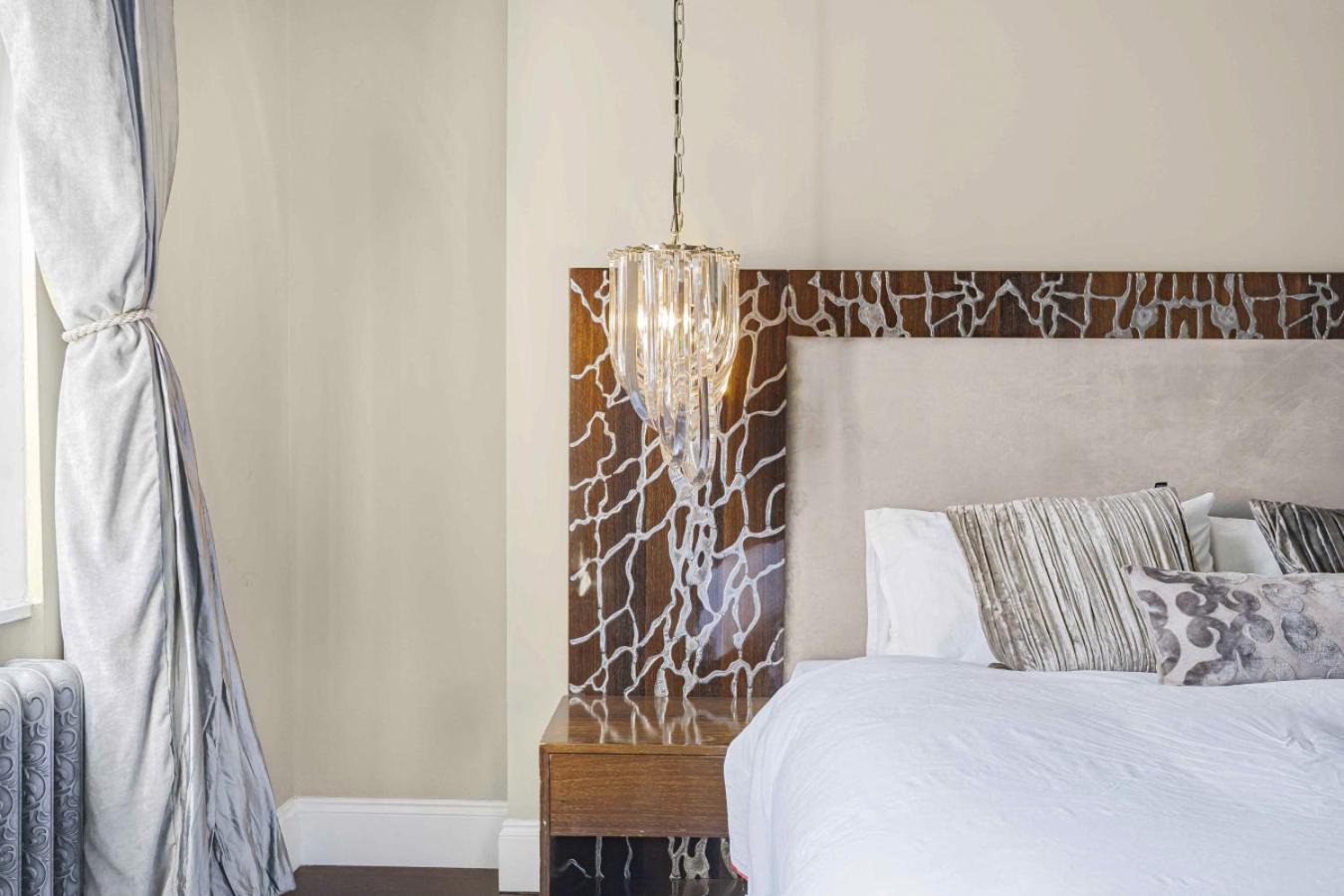 Royal Residence - Steps away from Hyde Park