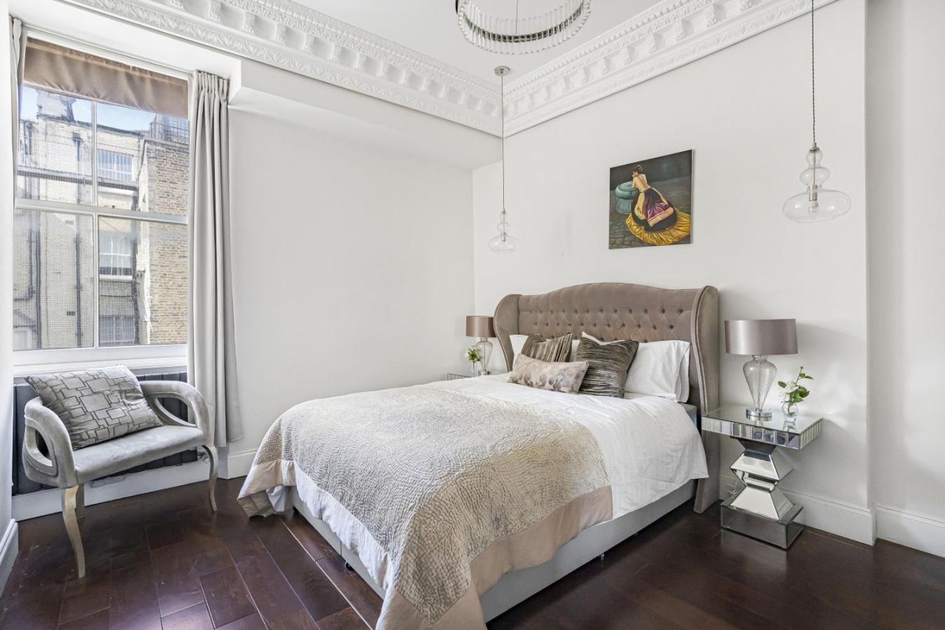 Royal Residence - Steps away from Hyde Park