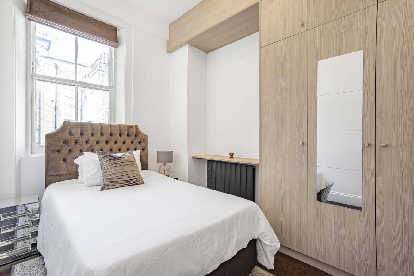 Royal Residence - Steps away from Hyde Park